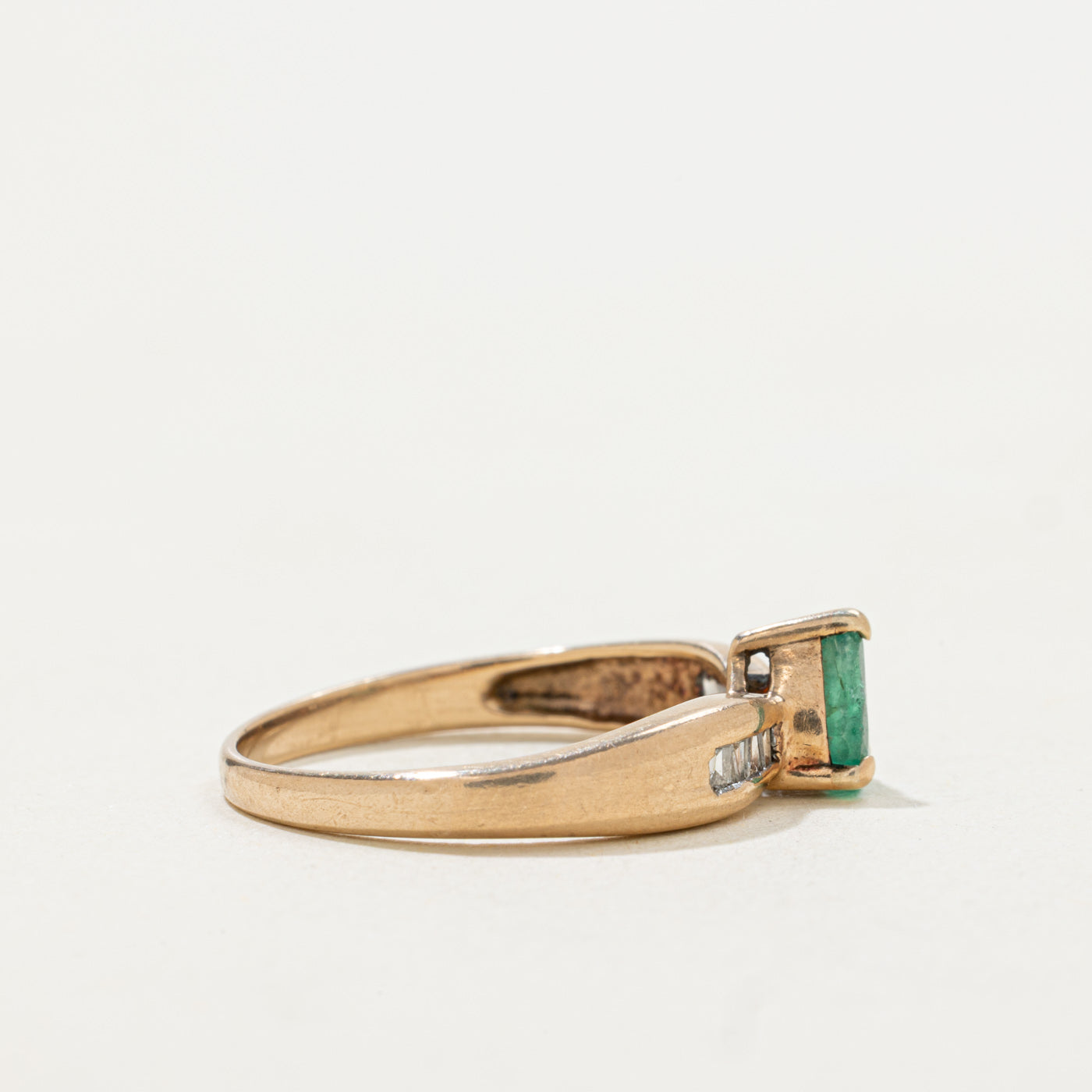 10k Pear Cut Emerald & Diamond Accented Ring | SZ 6.25