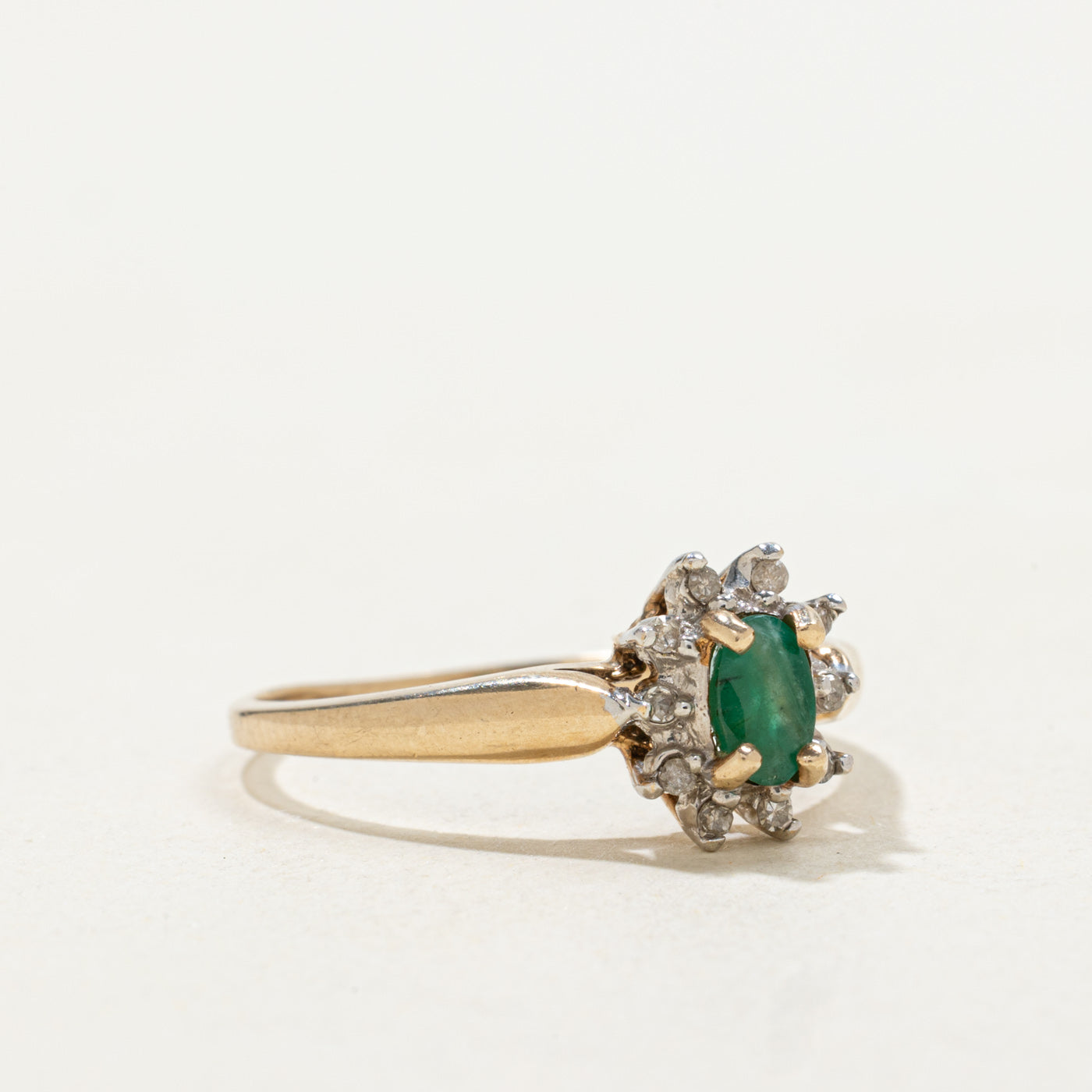 10k Oval Cut Emerald & Diamond Petal Halo Ring | SZ 7.0