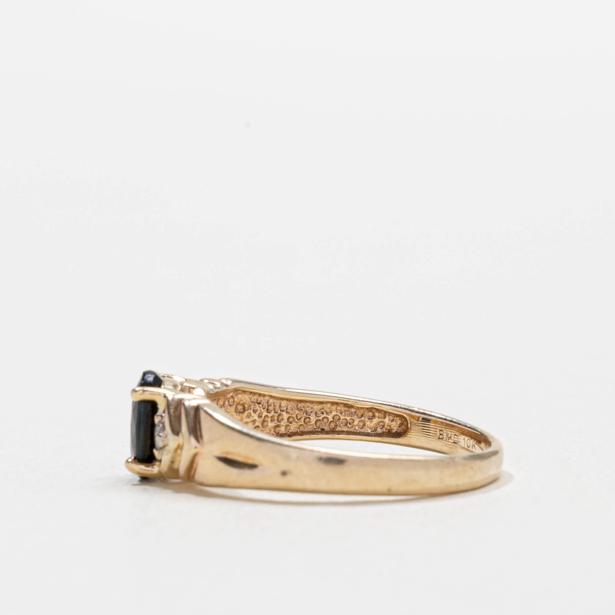 10k Sapphire & Diamond Accented Grooved Ring | SZ 4.75