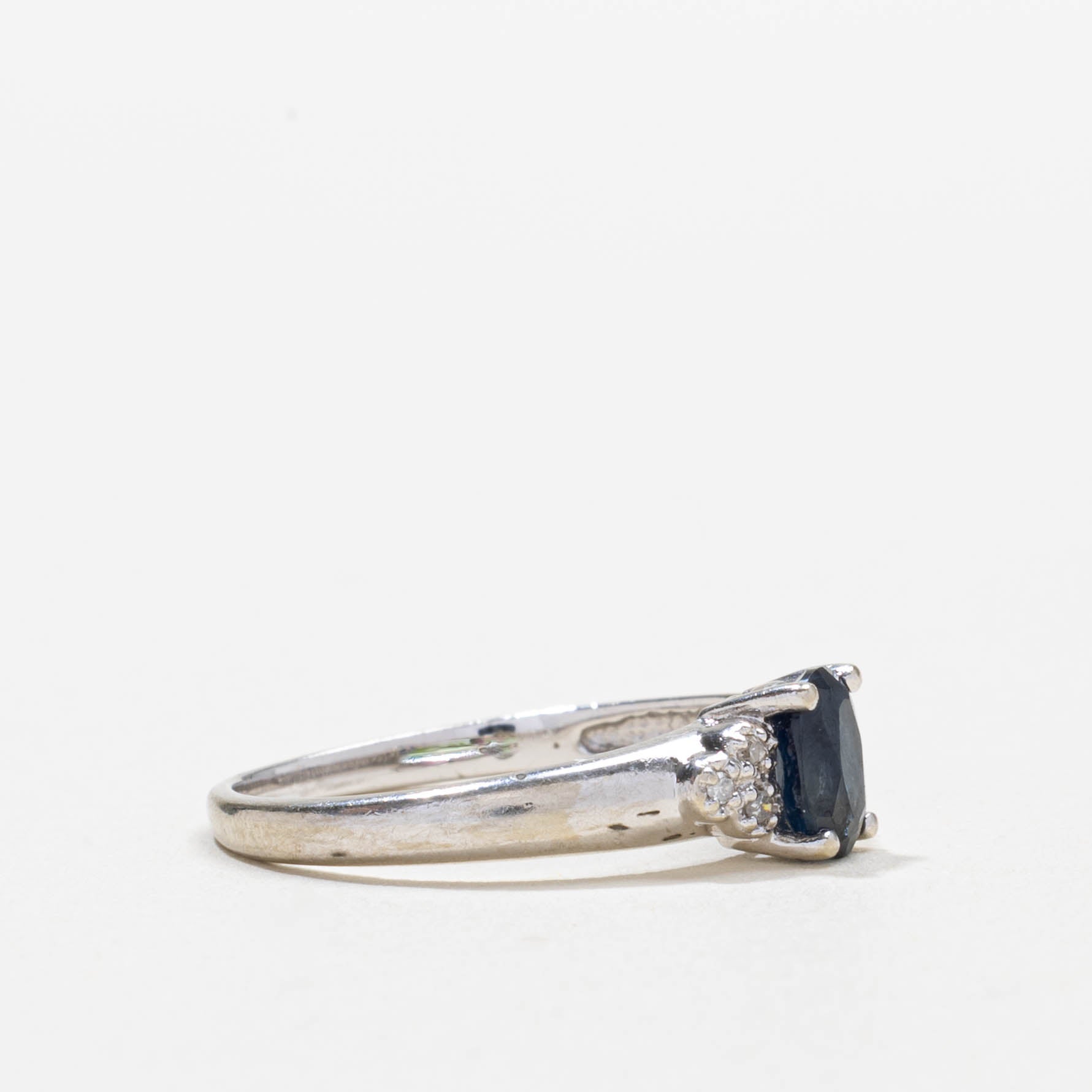 10k Oval Cut Sapphire & Diamond Accented Ring | SZ 6.5