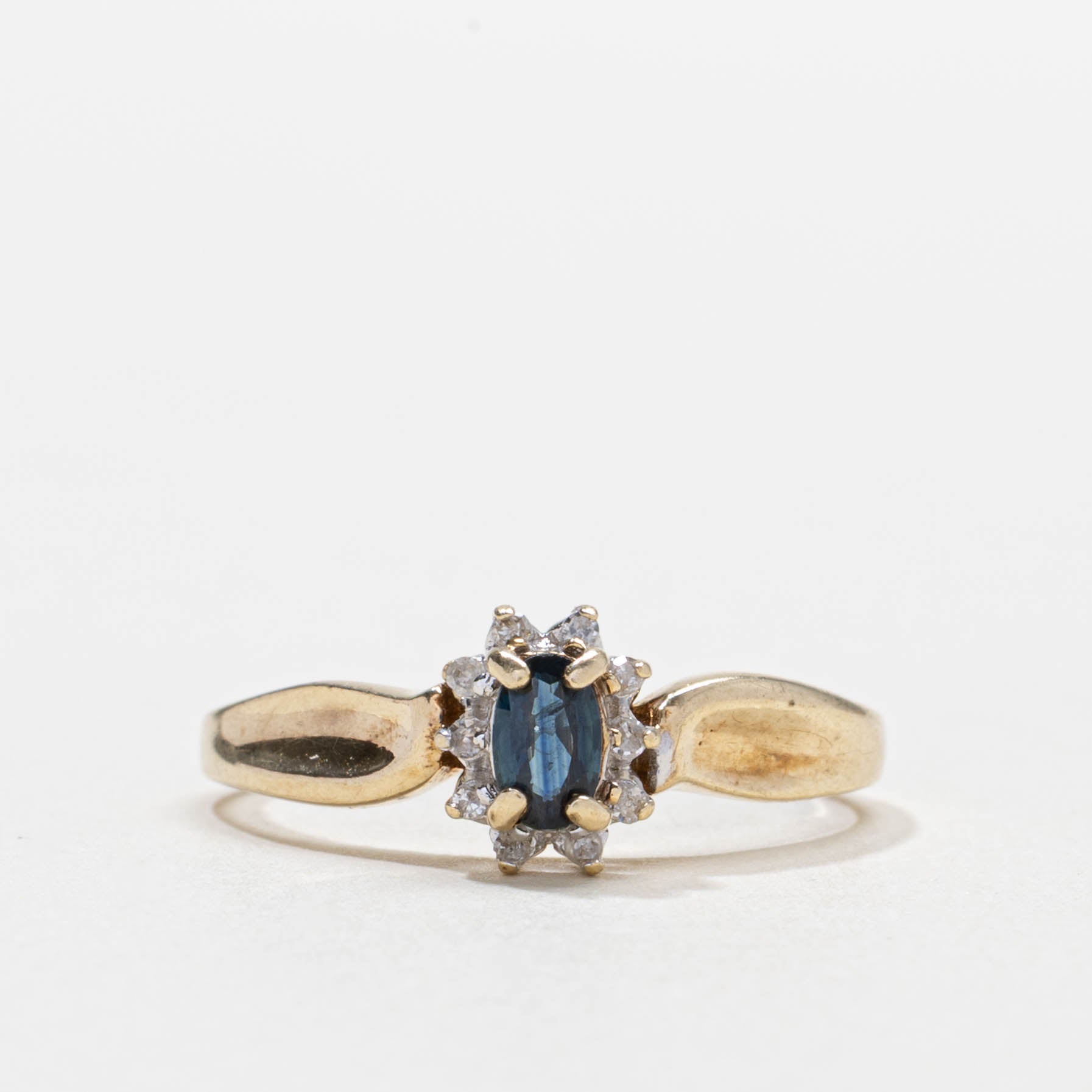 10k Oval Cut Sapphire & Diamond Petal Halo Ring | SZ 6.75