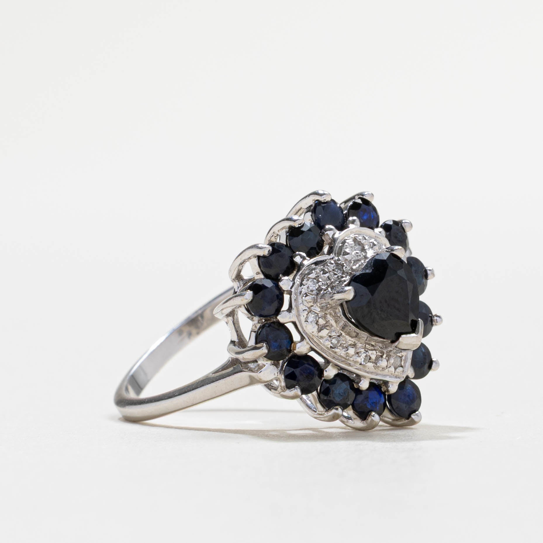 10k Heart Cut Sapphire & Diamond Petal Halo Ring | SZ 6.25