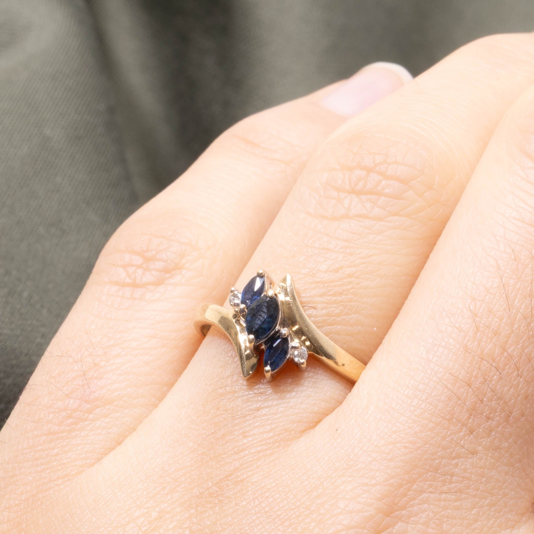 10k Three Stone Sapphire & Diamond Cluster Bypass Ring | SZ 6.75