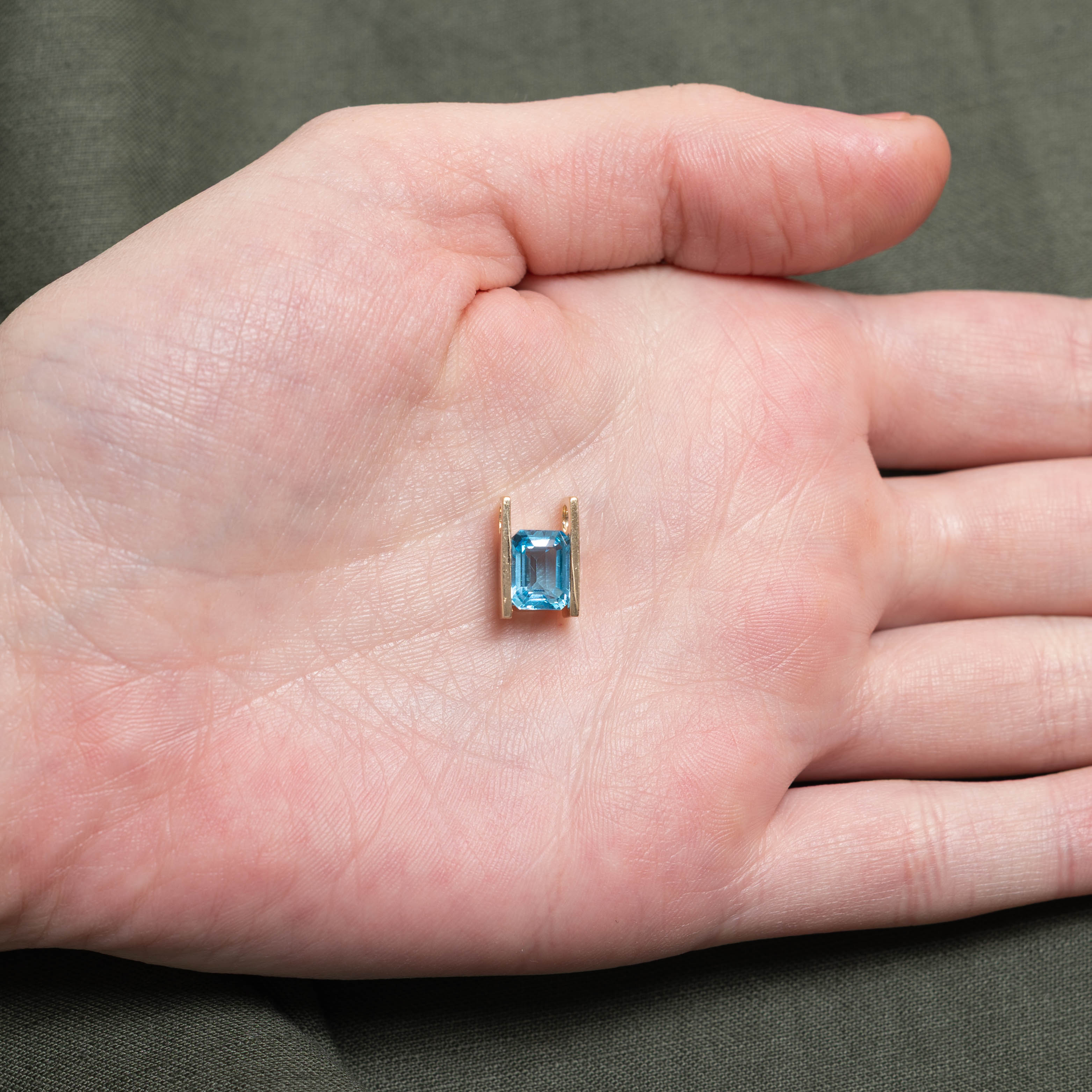 10k Solitaire Blue Topaz Geometric Pendant | 1.62ct