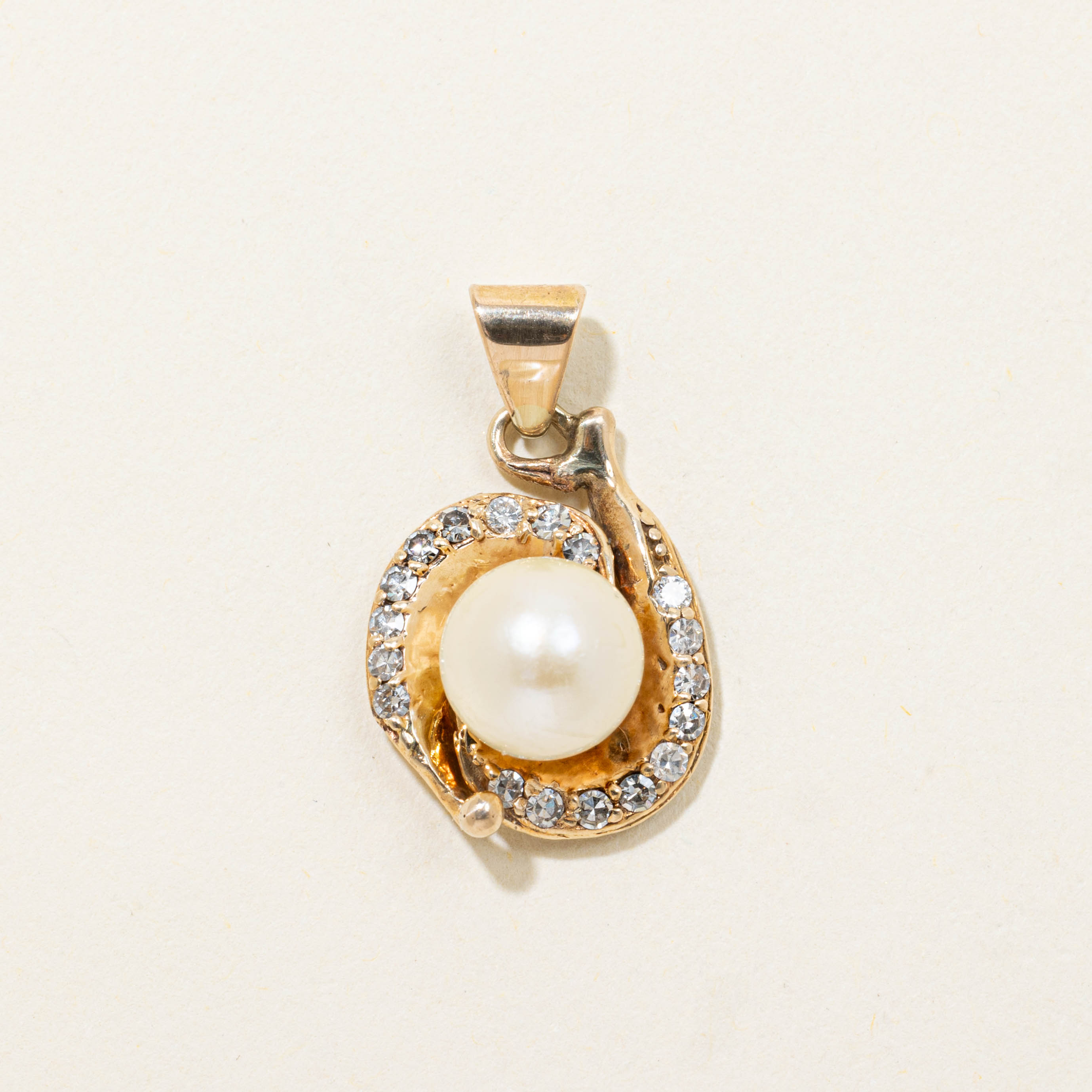 14k Pearl & Diamond Halo Pendant | 0.18ctw