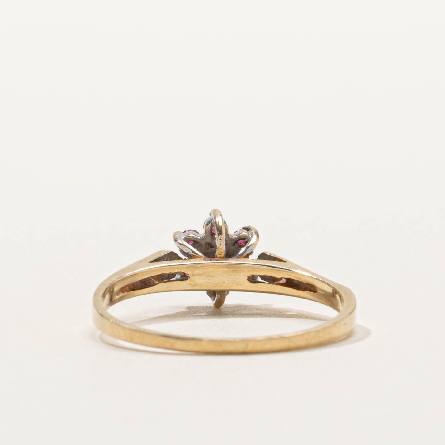 10k Ruby Daisy Cluster Ring | SZ 6.25