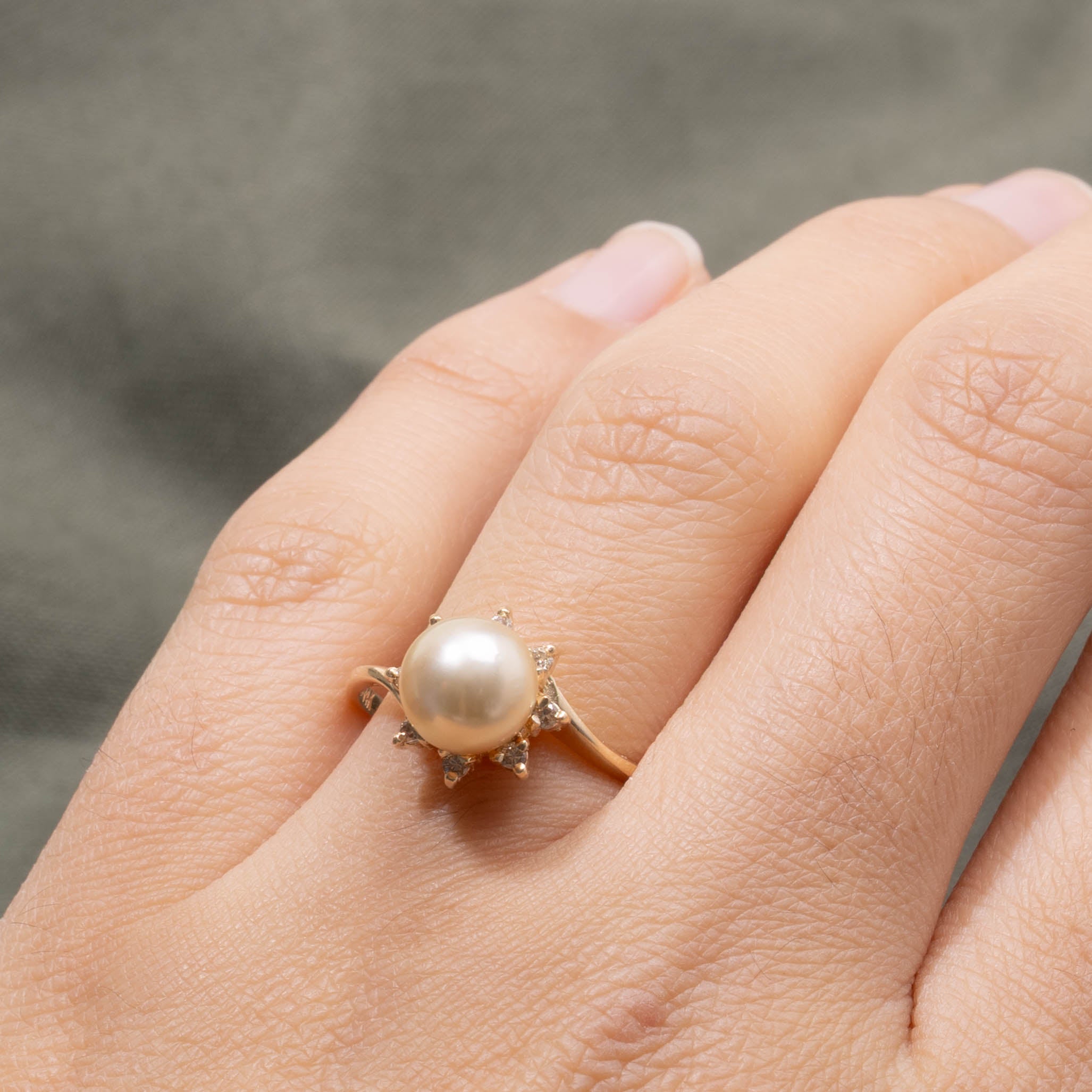 14k Pearl & Diamond Petal Ring | 0.08ctw | SZ 8