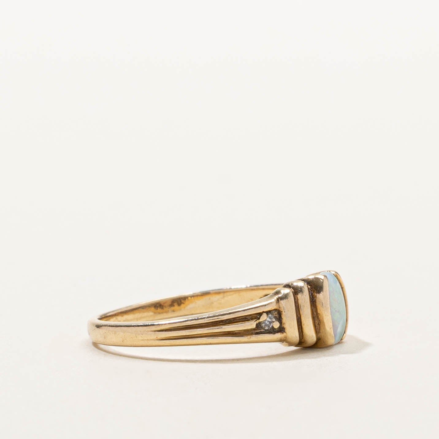 10k Opal & Diamond Grooved Ring | SZ 5.5