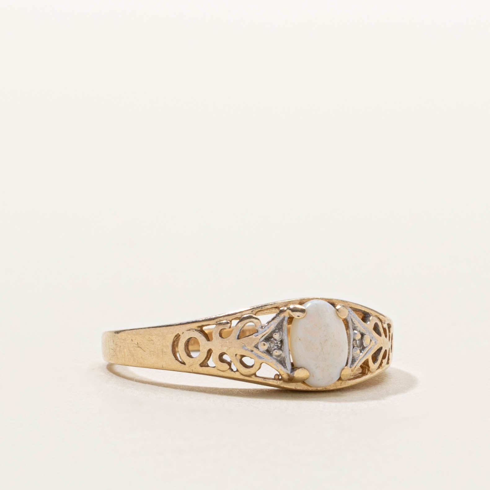 10k Opal & Diamond Triangle Openwork Ring | SZ 7