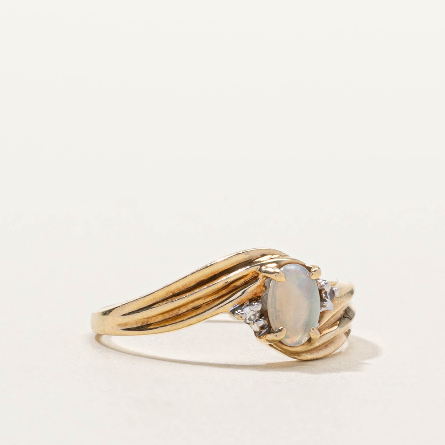 10k Opal & Diamond Grooved Wave Ring | SZ 6.5