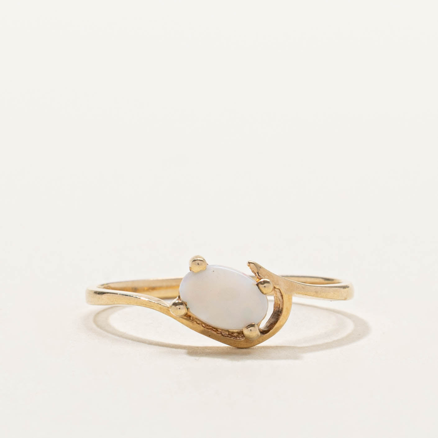 10k Solitaire Opal Sweeping Ring | SZ 6.75