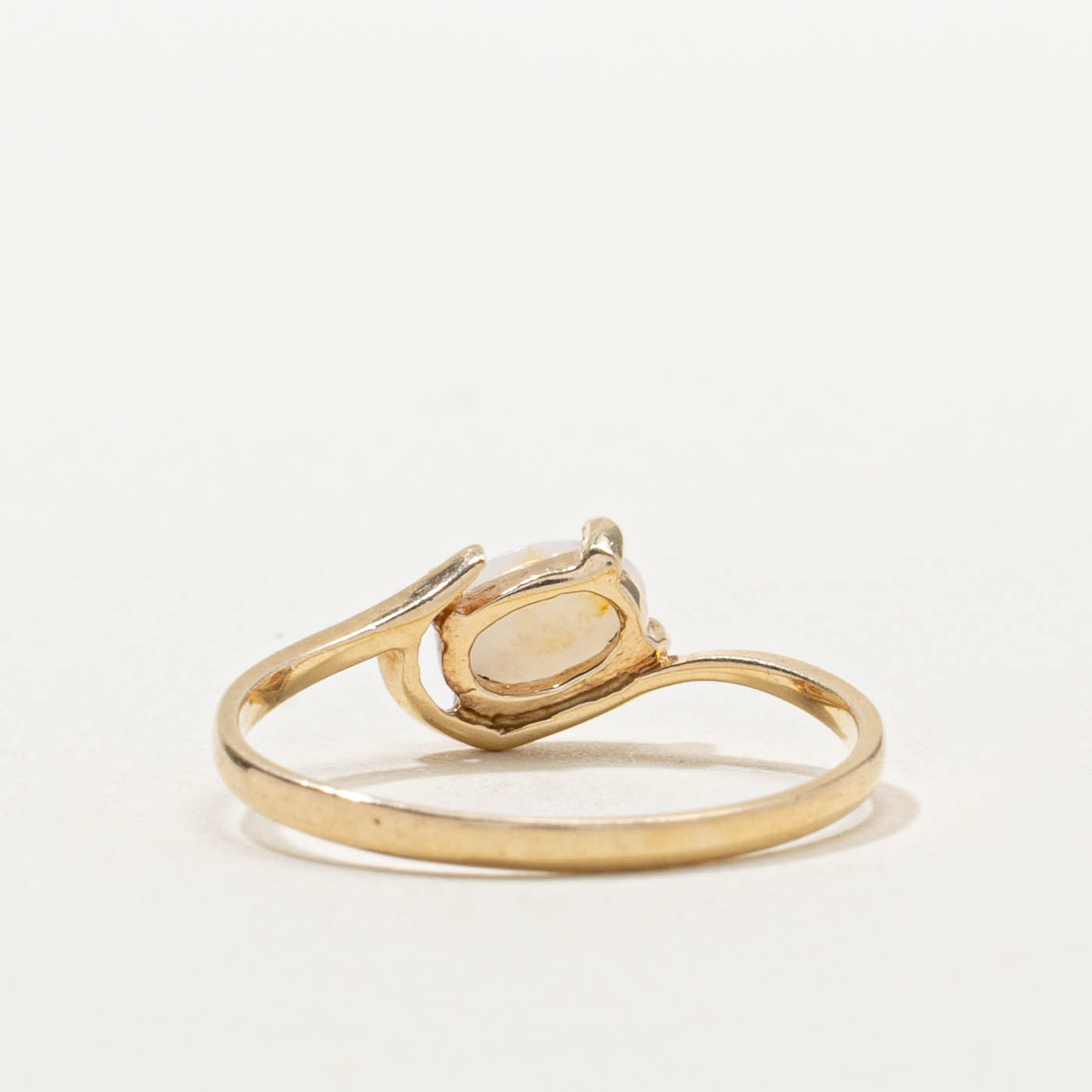 10k Solitaire Opal Sweeping Ring | SZ 6.75