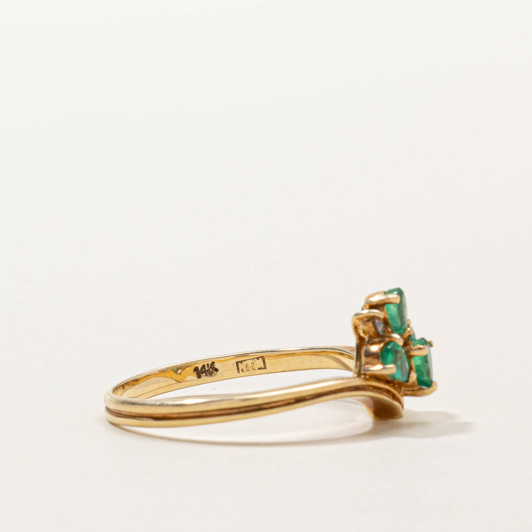 14k Pear Cut Emerald Tiara Chevron Ring | SZ 7.5