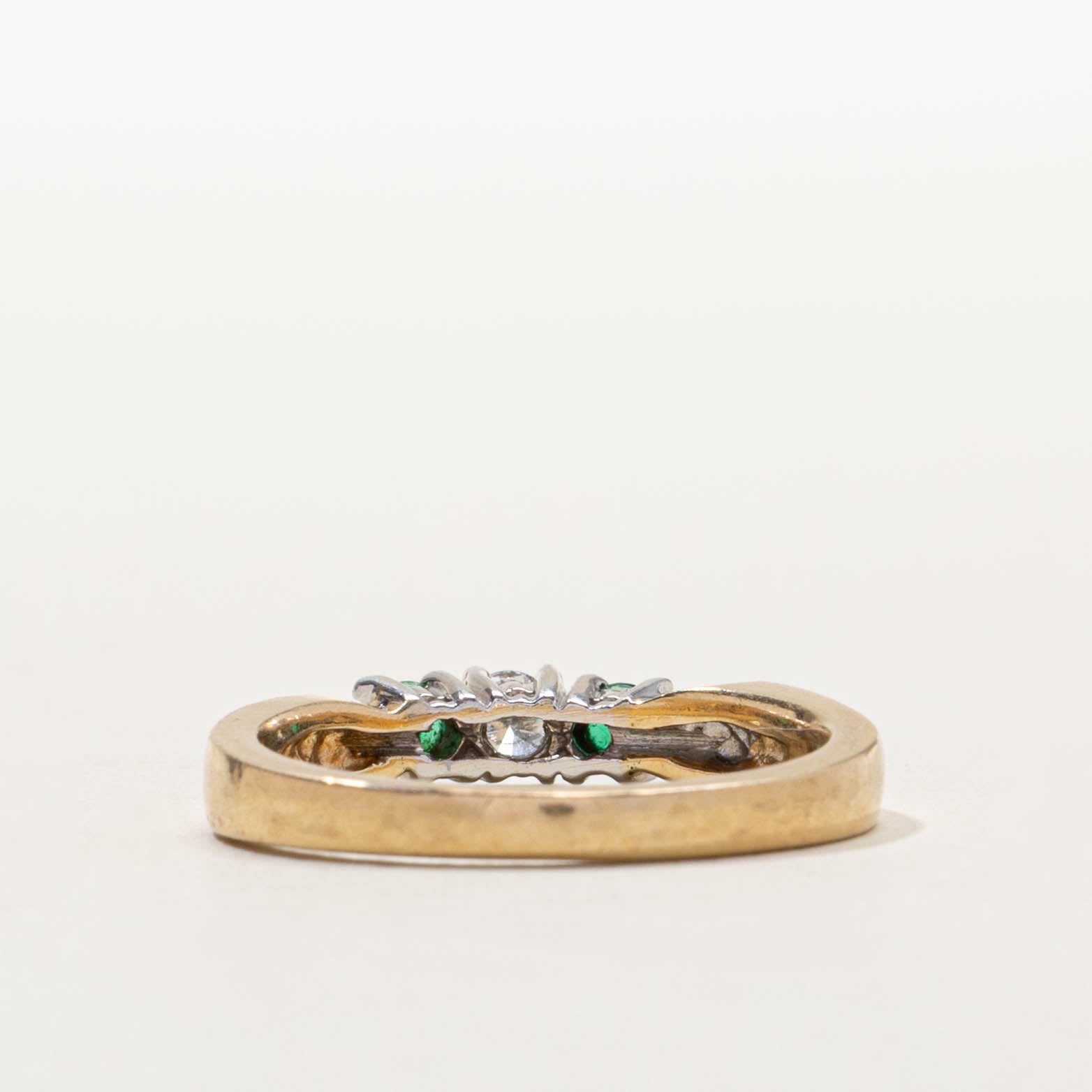 14k Three Stone Emerald & Diamond Reverse Tapered Ring | SZ 6.25