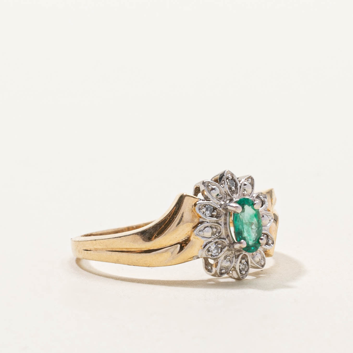 10k Emerald & Diamond Petal Ring | SZ 6.25