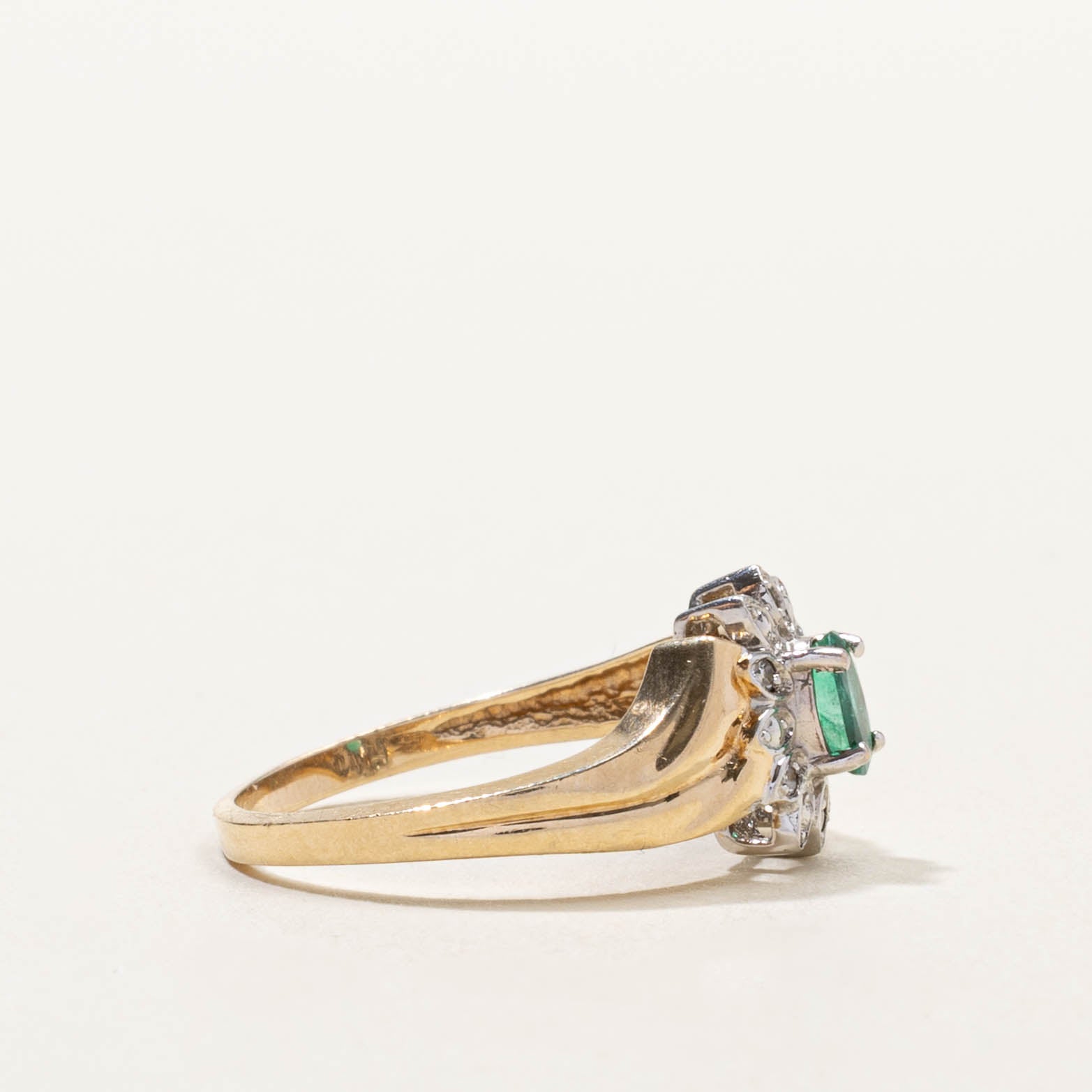 10k Emerald & Diamond Petal Ring | SZ 6.25
