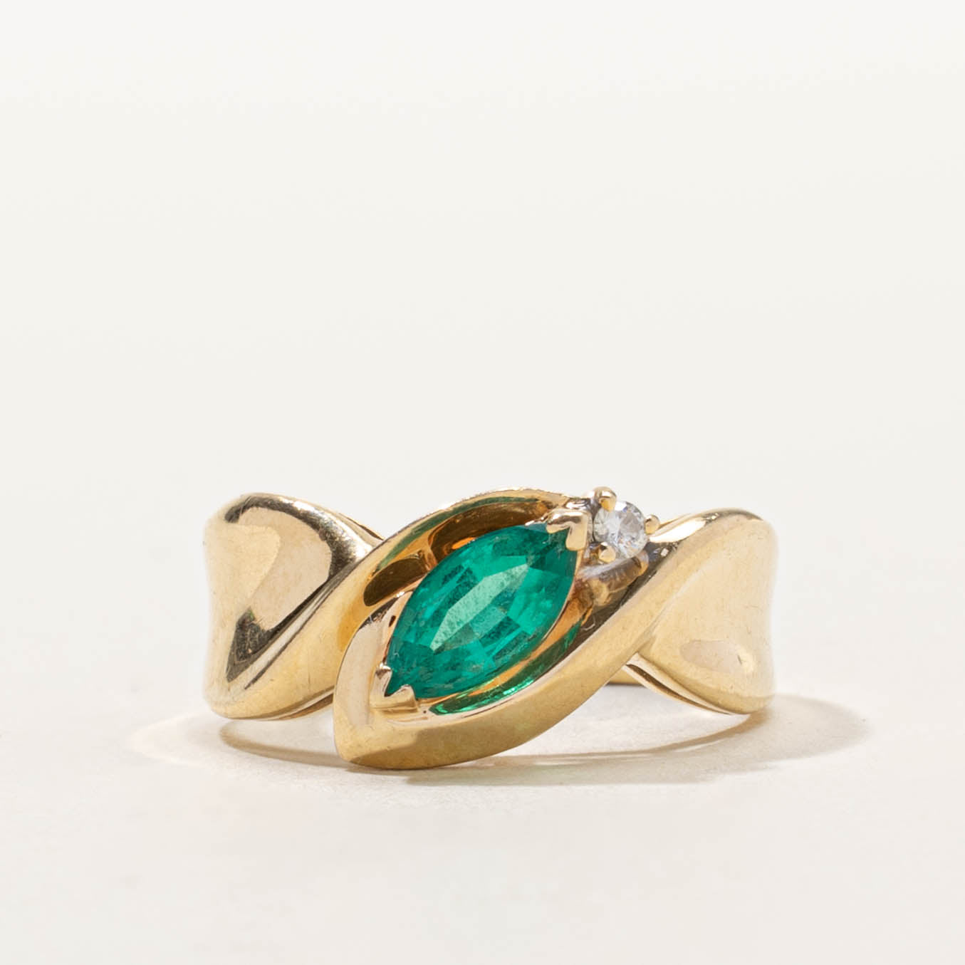 10k Marquise Cut Synthetic Emerald & Diamond Wave Ring | SZ 5.5