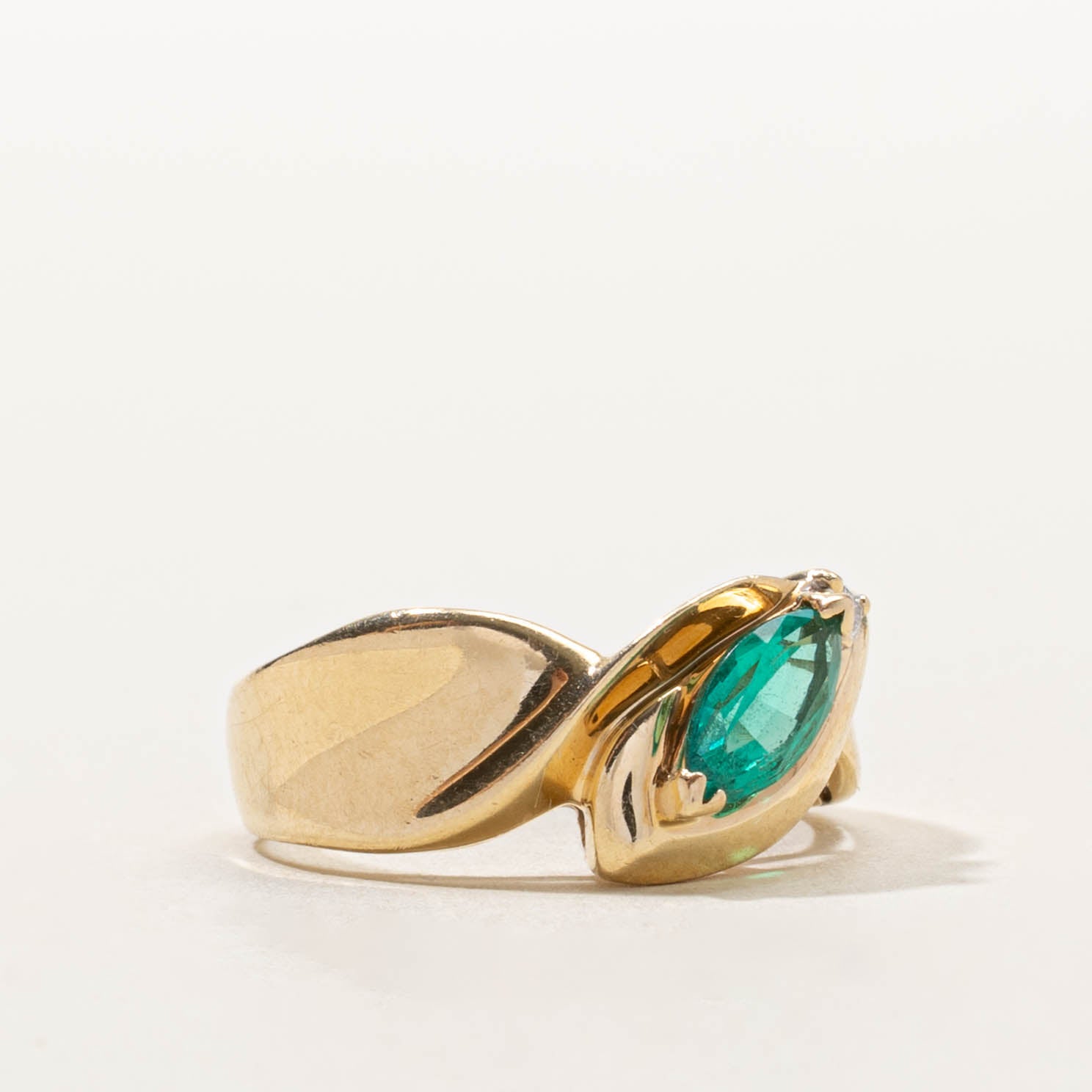 10k Marquise Cut Synthetic Emerald & Diamond Wave Ring | SZ 5.5