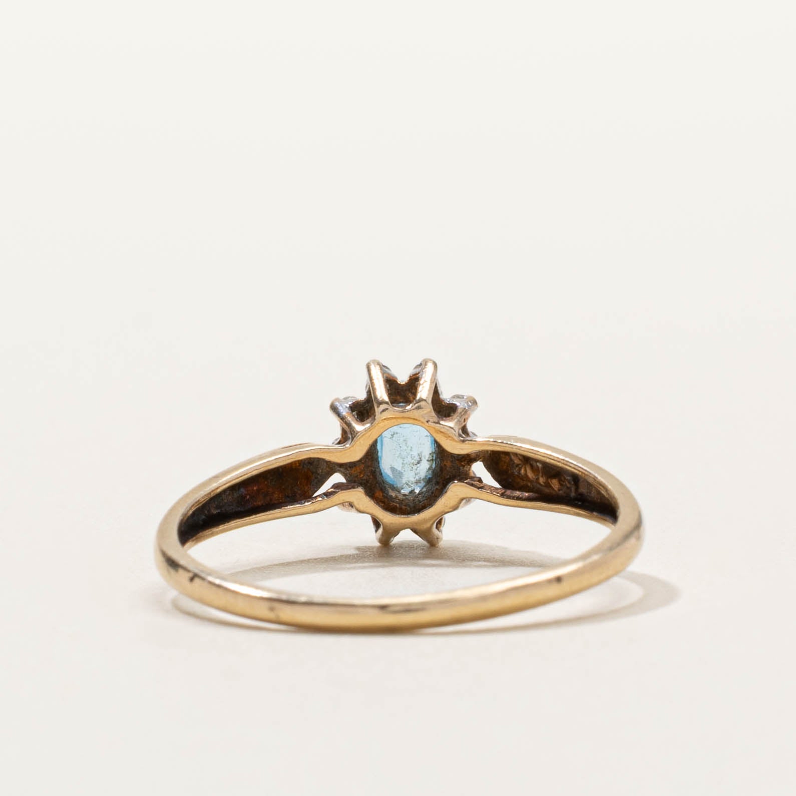 10k Blue Topaz Petal Ring | SZ 8.25