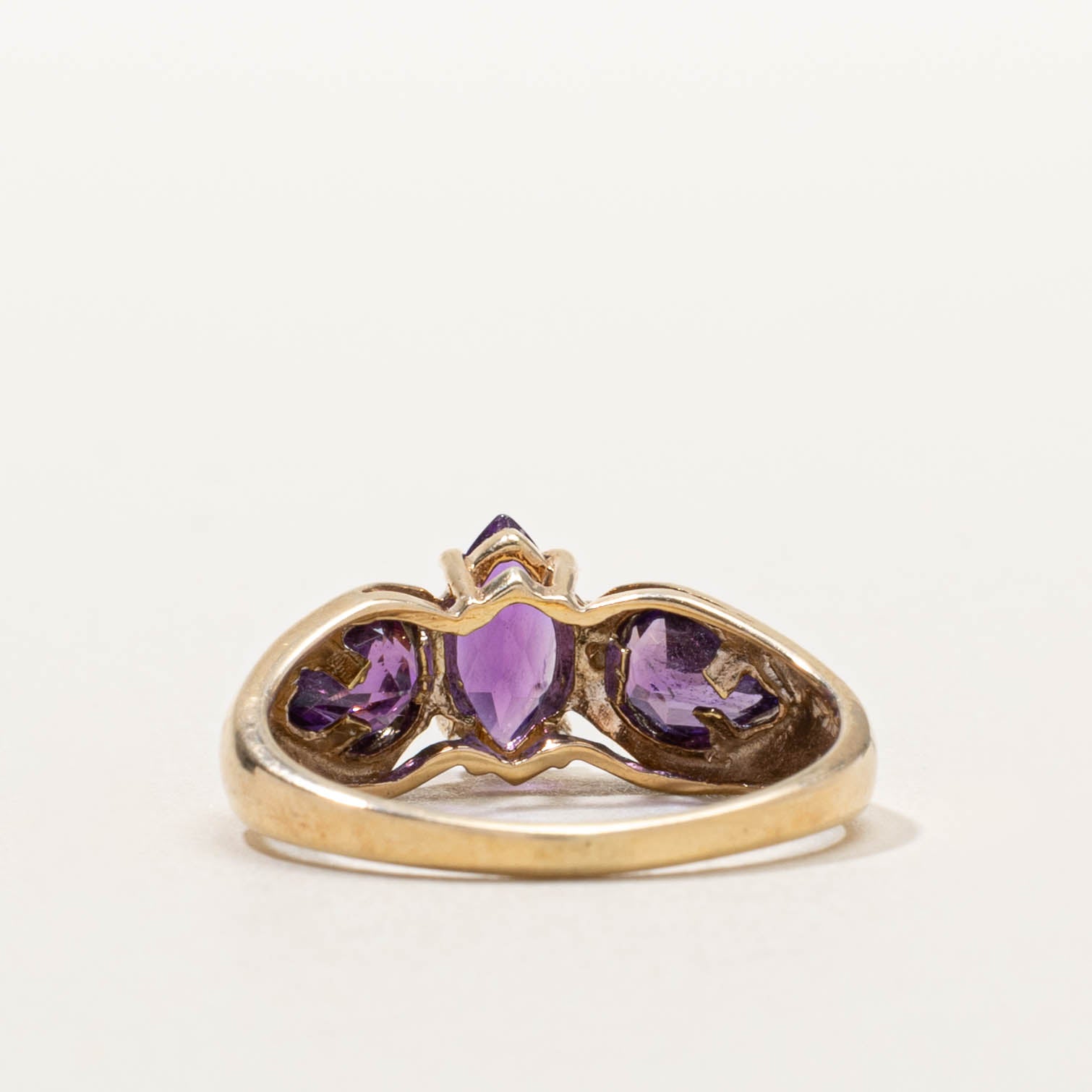 10k Flush Set Amethyst & Diamond Tapered Ring | SZ 6
