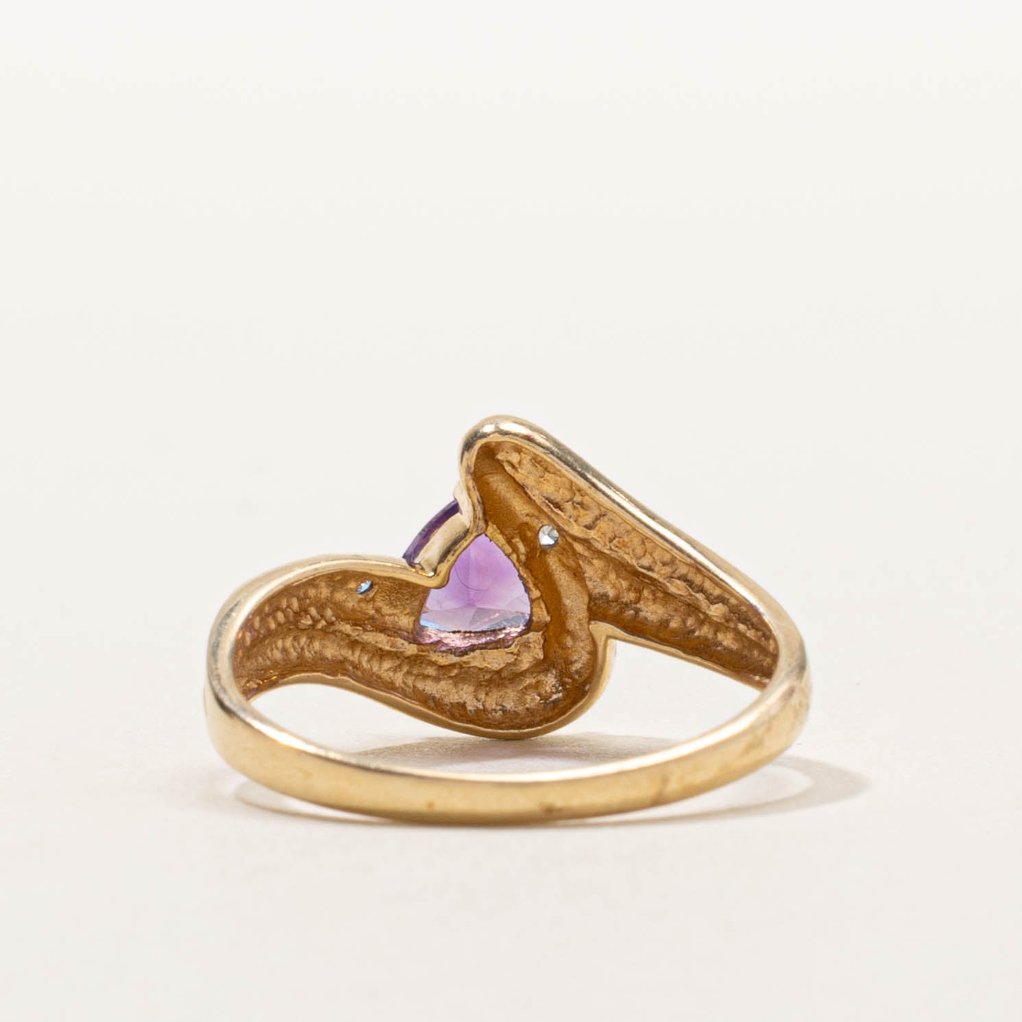 10k Trillion Cut Amethyst & Diamond Wave Ring | SZ 7