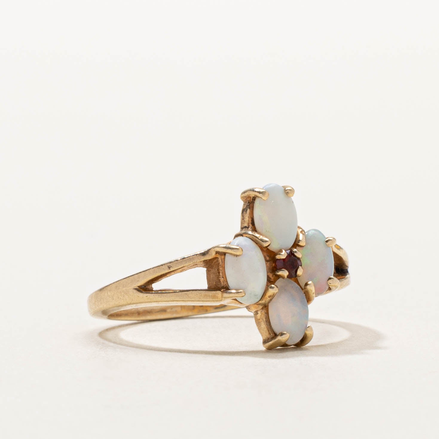 10k Opal & Garnet Split Shank Ring | SZ 6