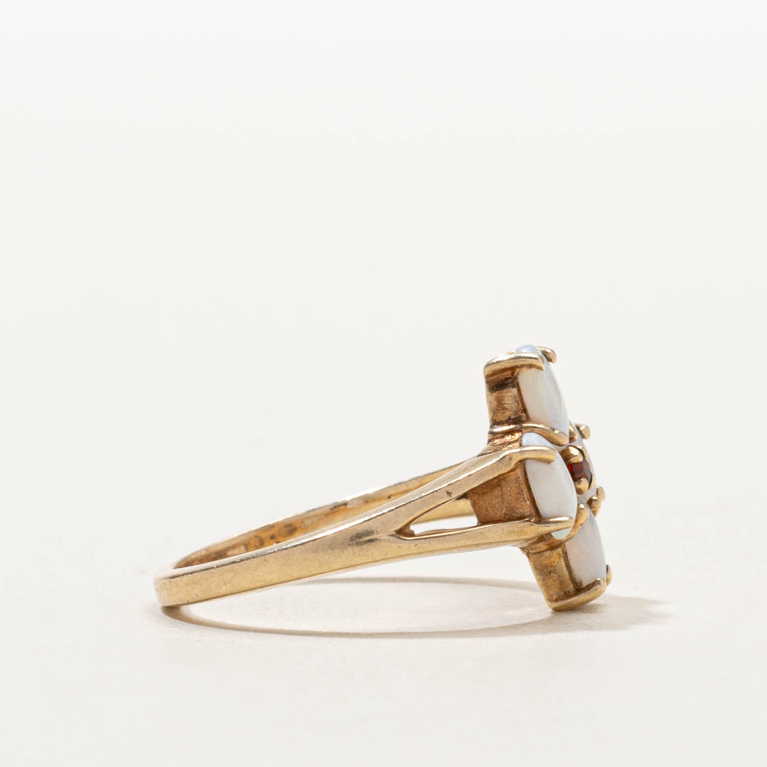 10k Opal & Garnet Split Shank Ring | SZ 6