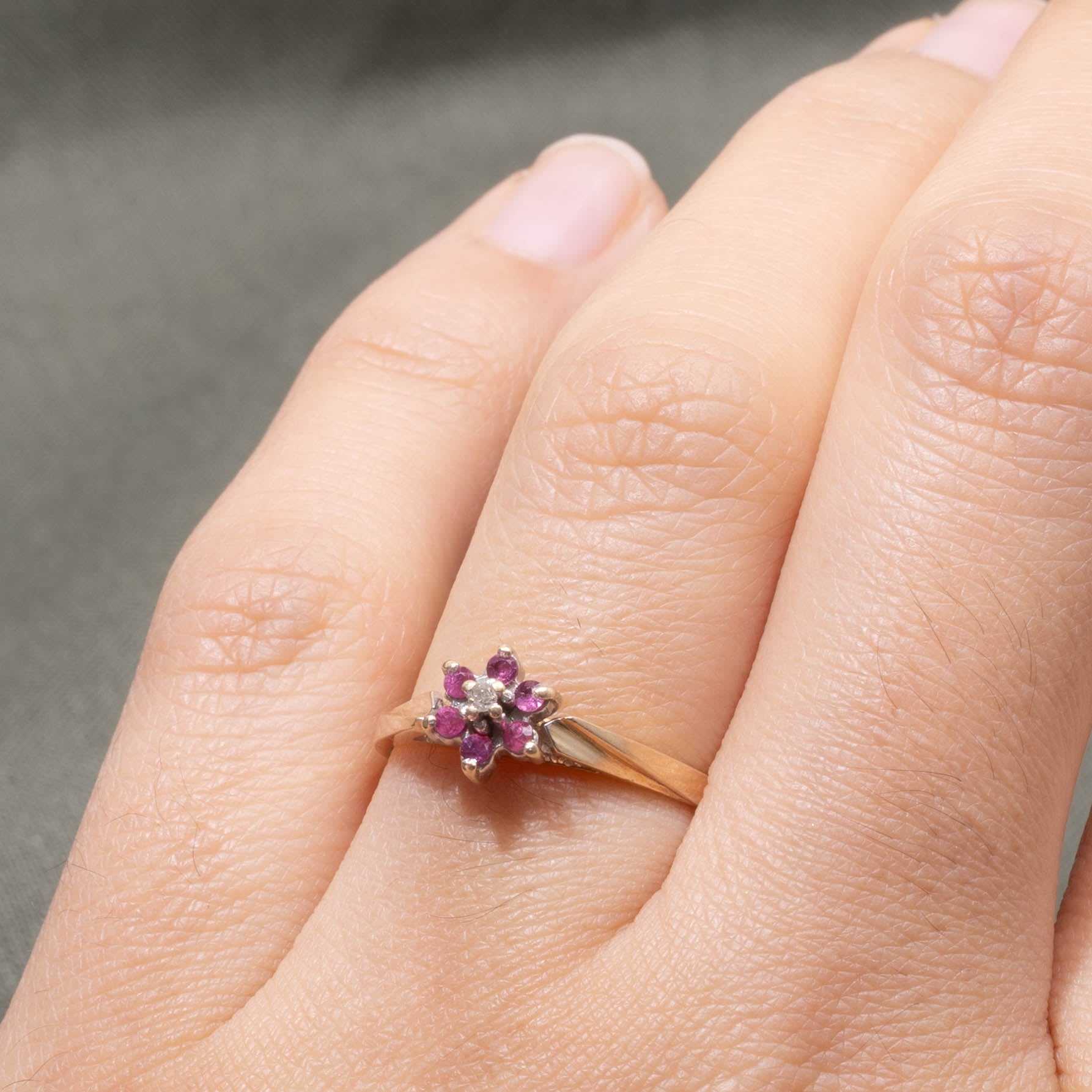 10k Ruby Daisy Cluster Ring | SZ 6.25