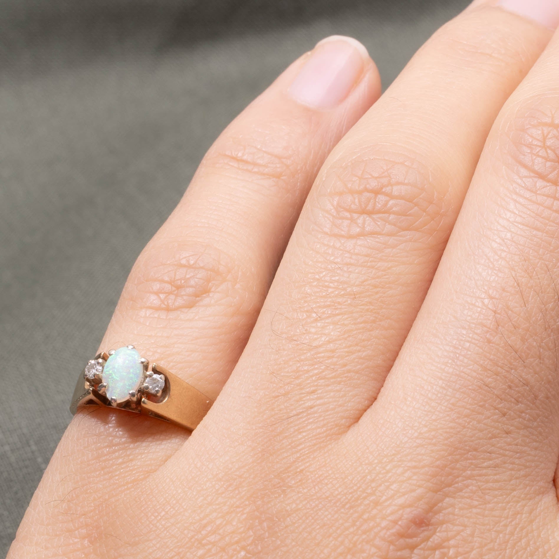 10k Opal & Diamond Accents Ring | SZ 3.5
