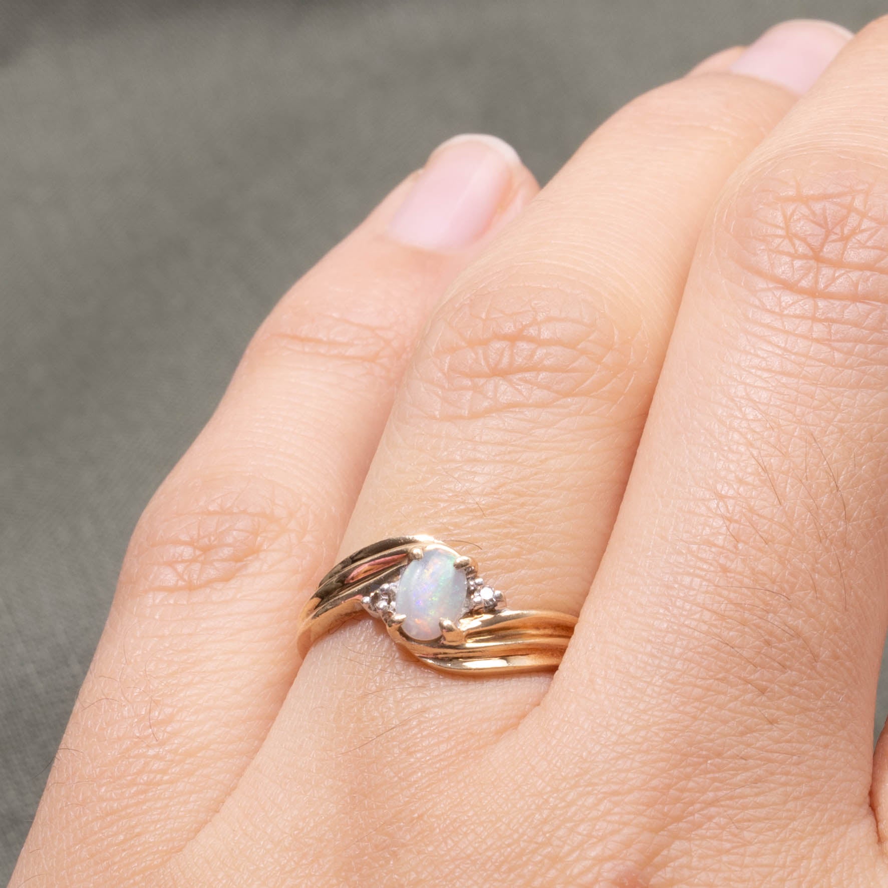 10k Opal & Diamond Grooved Wave Ring | SZ 6.5