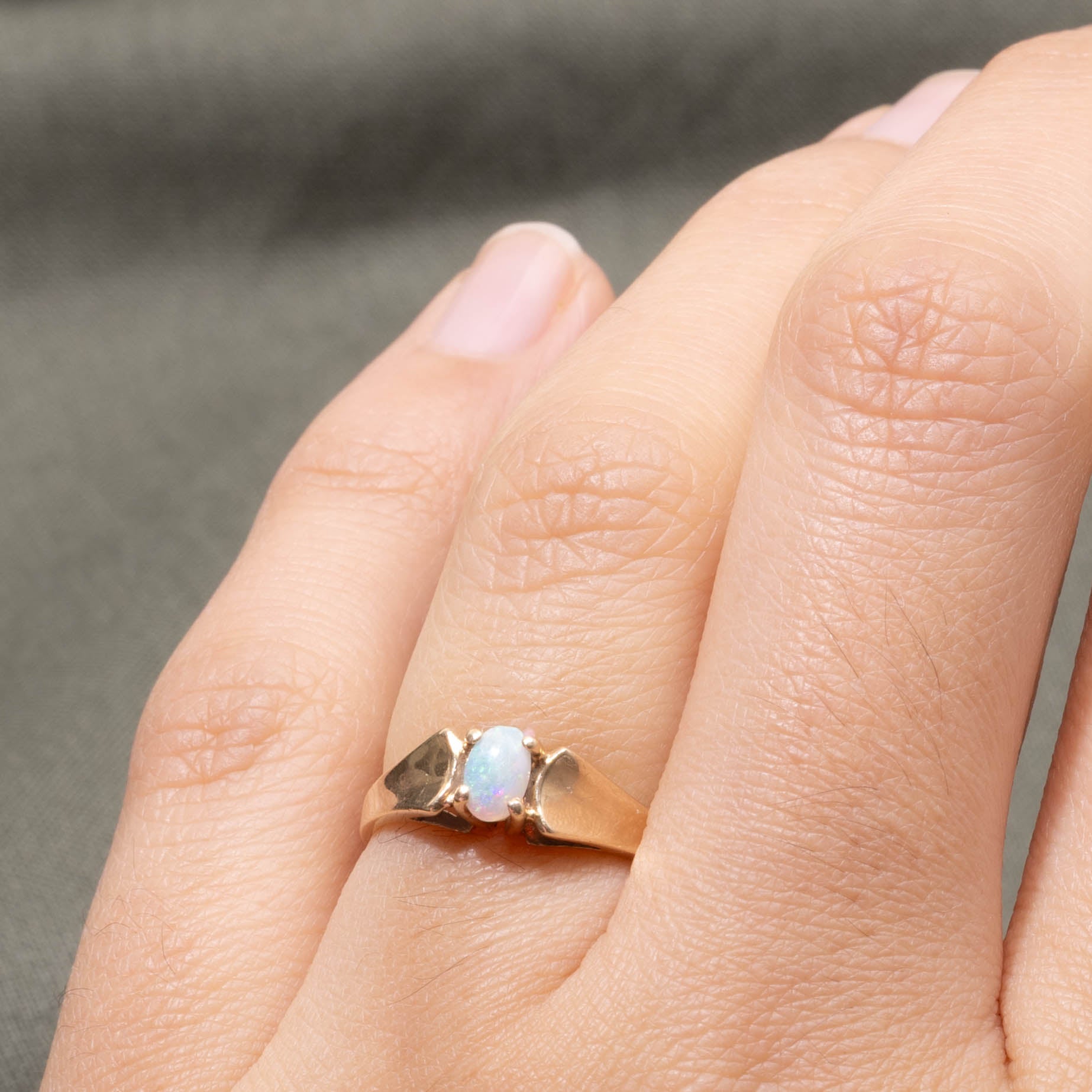 10k Opal Textured Concave Ring | SZ 4.75