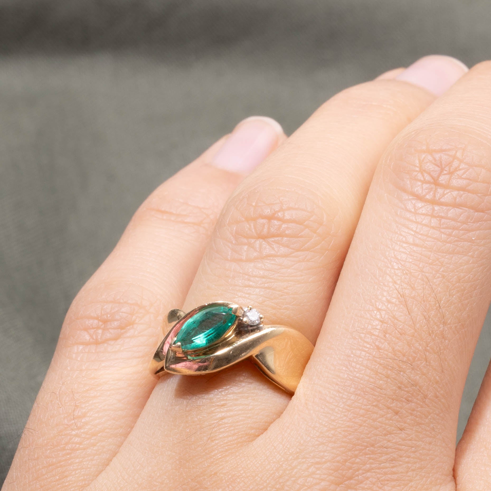 10k Marquise Cut Synthetic Emerald & Diamond Wave Ring | SZ 5.5