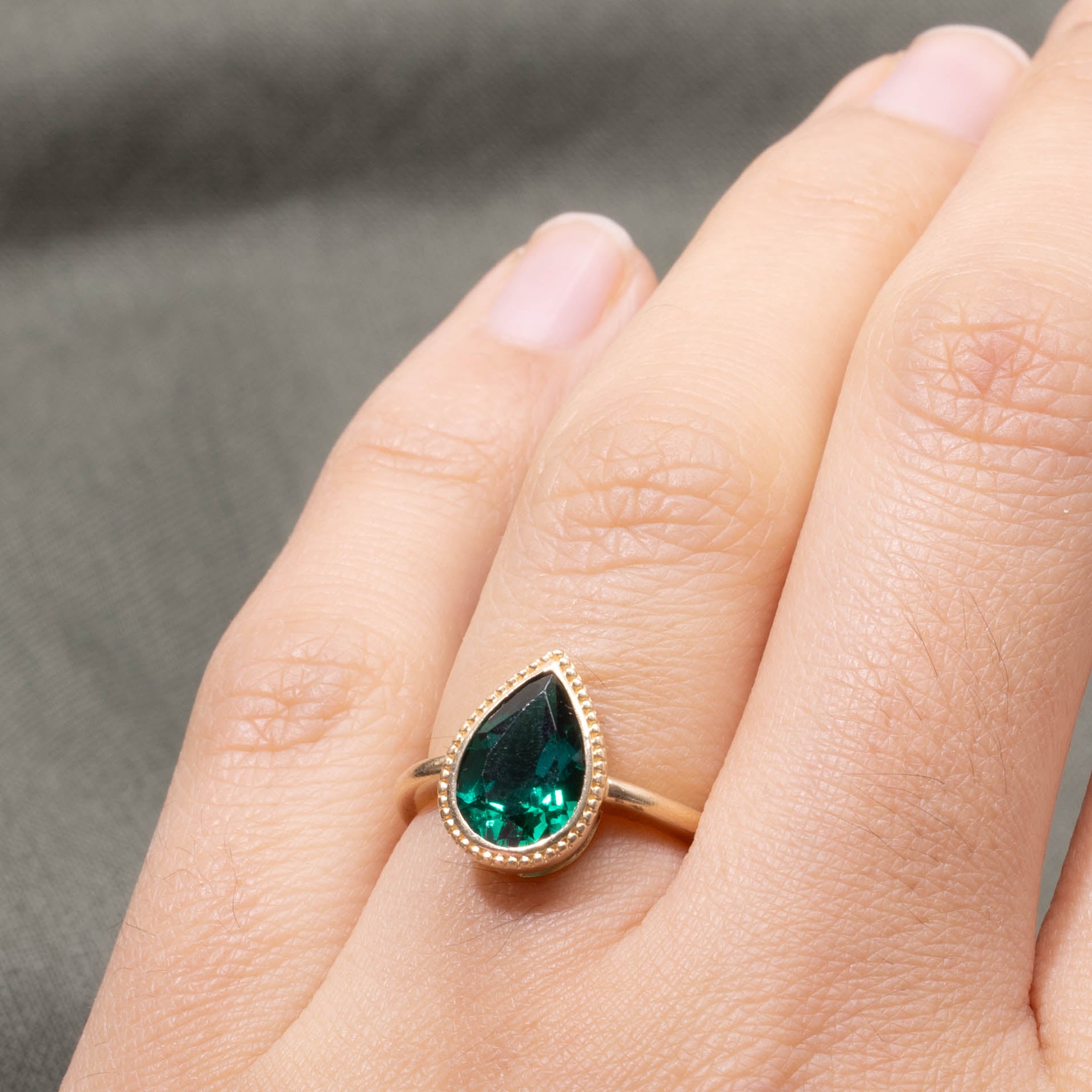14k Peart Cut Solitaire Synthetic Emerald Ring | SZ 5