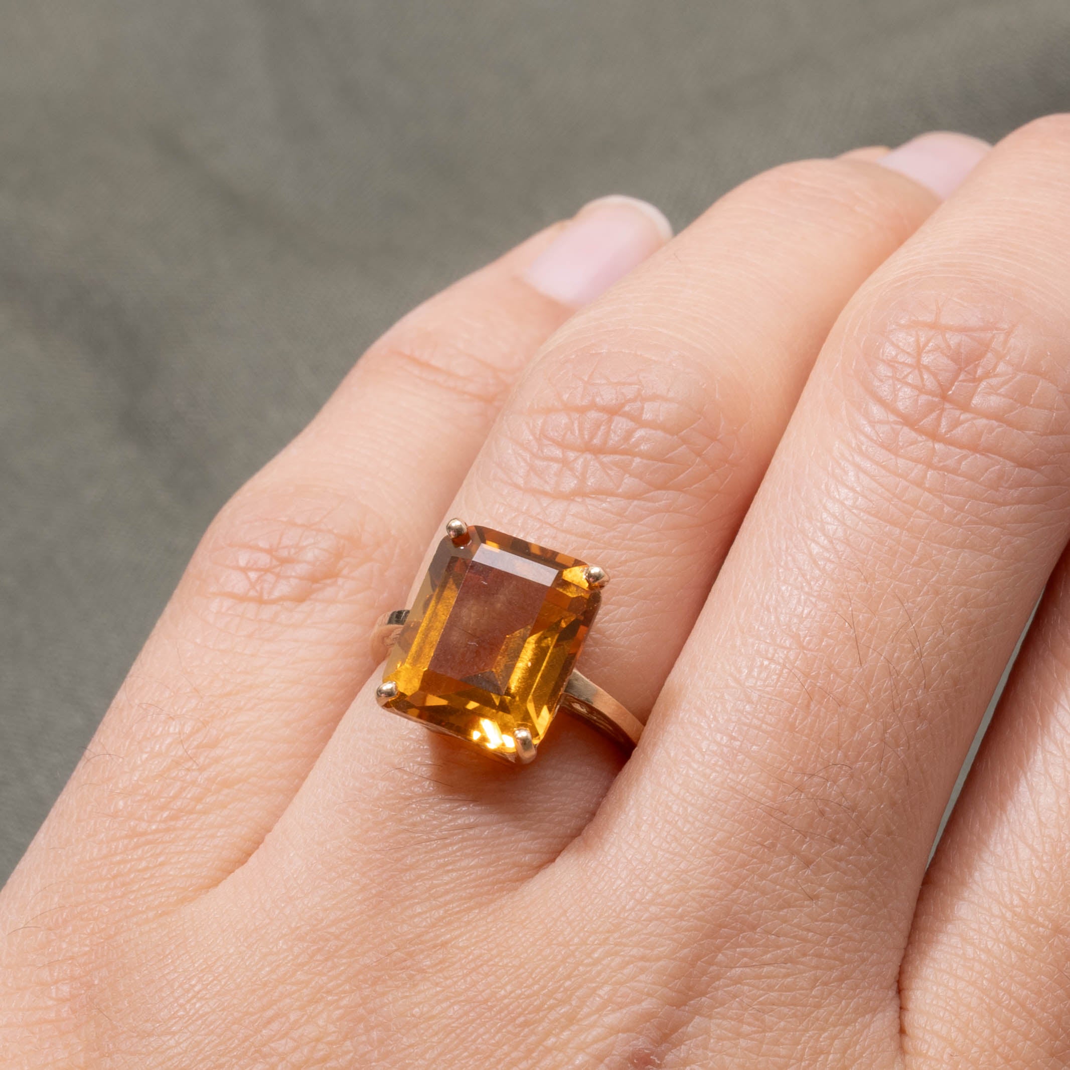 10k Solitaire Rectangle Cut Citrine Ring | 5.50ct | SZ 5