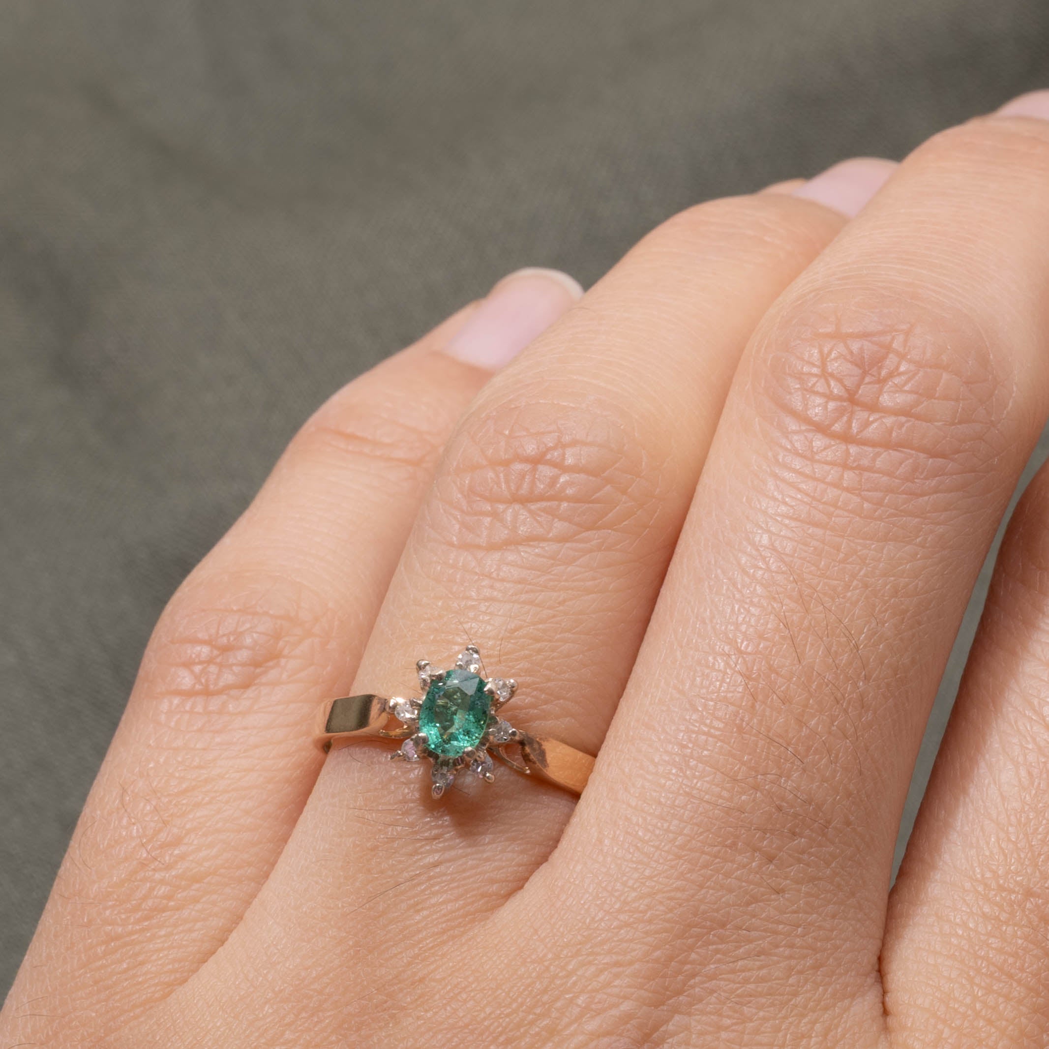14k Emerald & Diamond Petal Halo Ring | 0.40ct, 0.08ctw | SZ 6.75