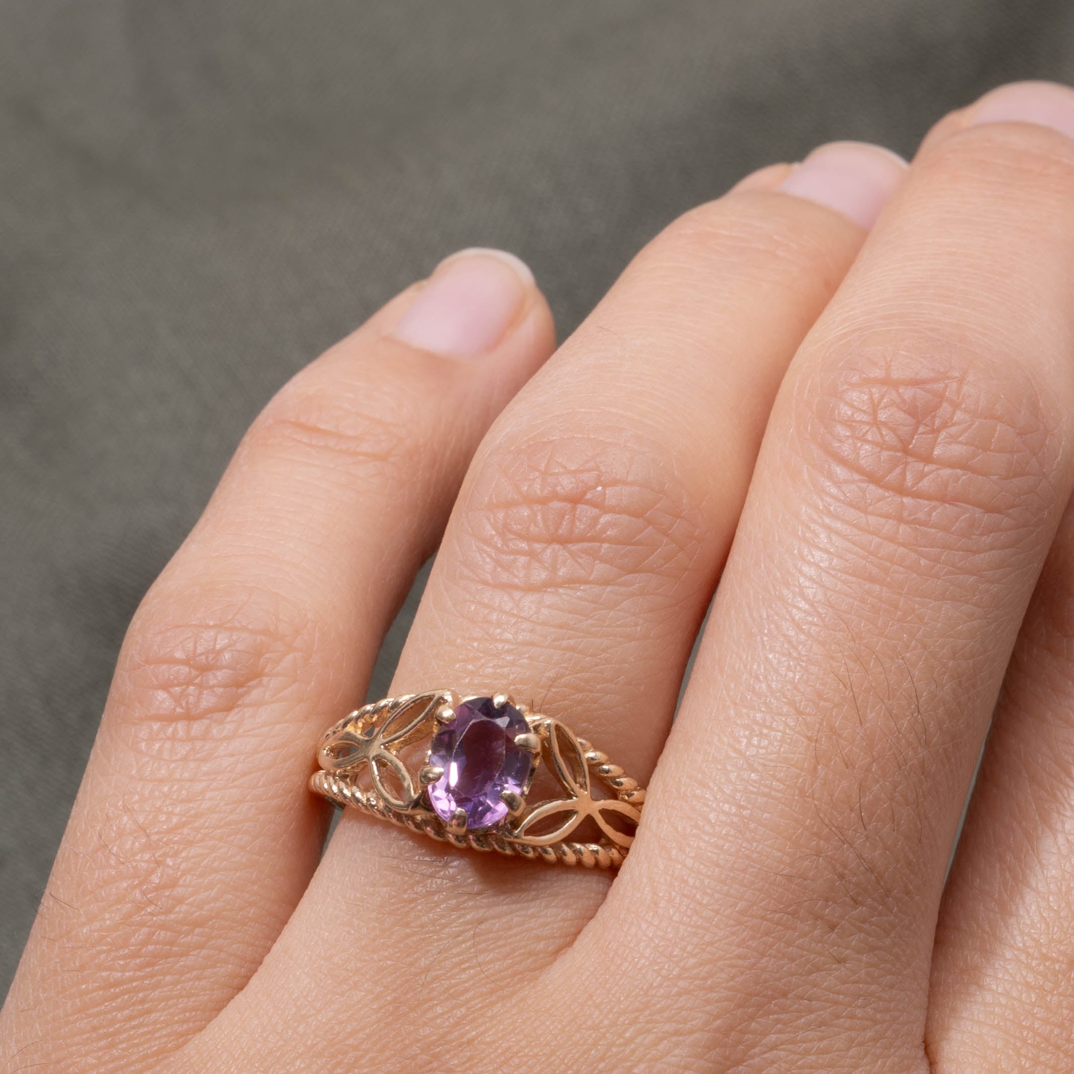 10k Oval Cut Amethyst Openwork Ring | 0.90ct | SZ 8