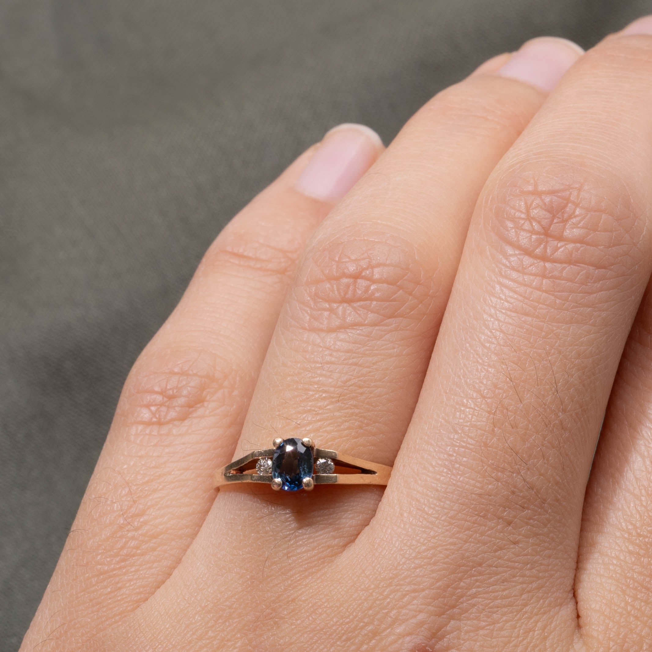 10k Sapphire & Diamond Split Shank Ring | 0.33ct, 0.04ctw | SZ 7.5
