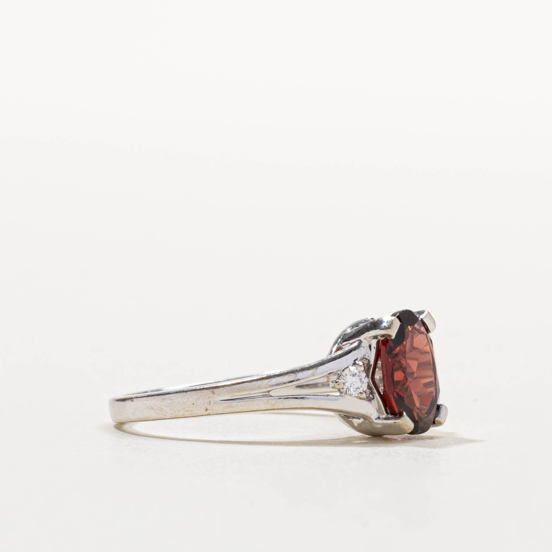 14k Oval Cut Garnet & Diamond Accented Ring | 1.50ct, 0.06ctw | SZ 7