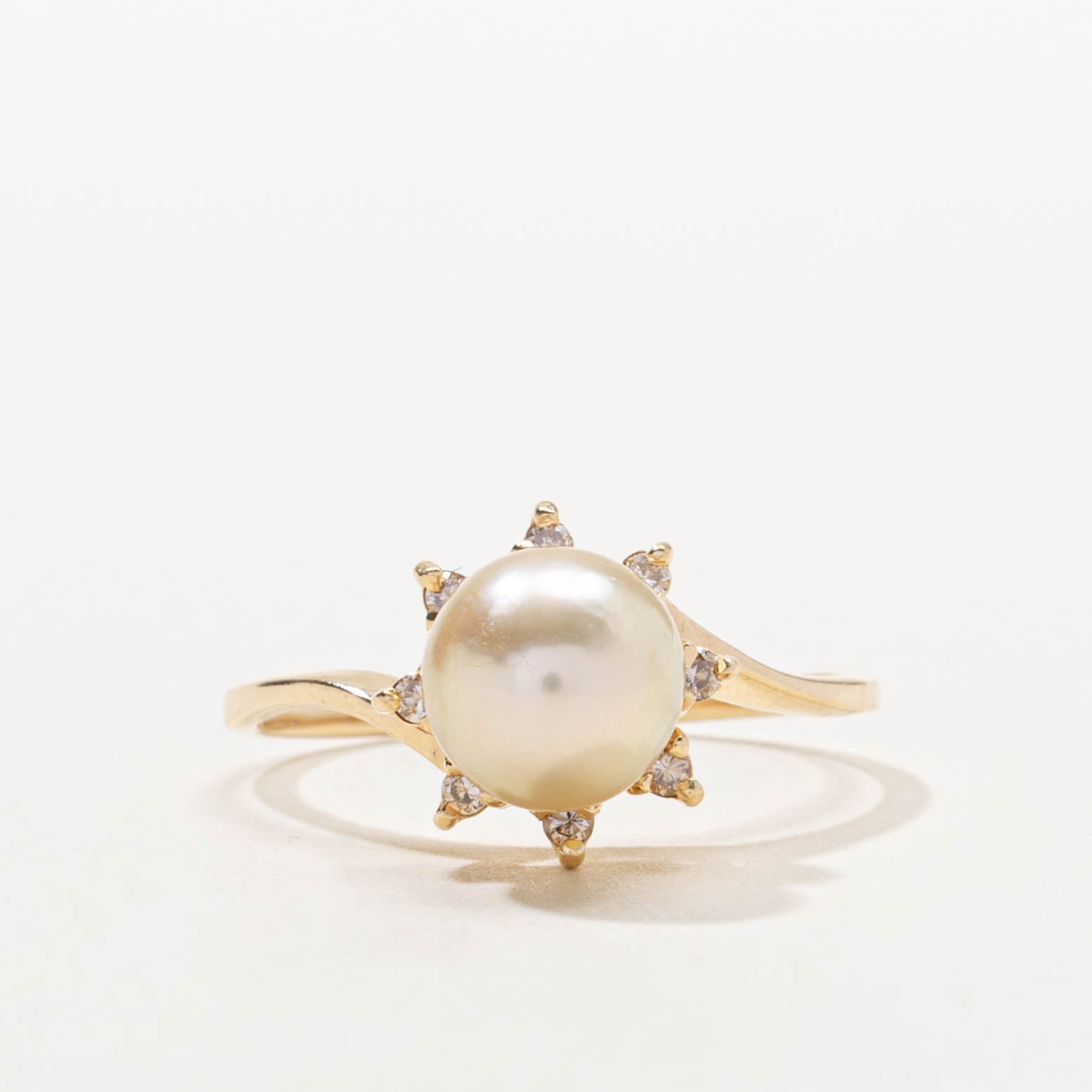 14k Pearl & Diamond Petal Ring | 0.08ctw | SZ 8