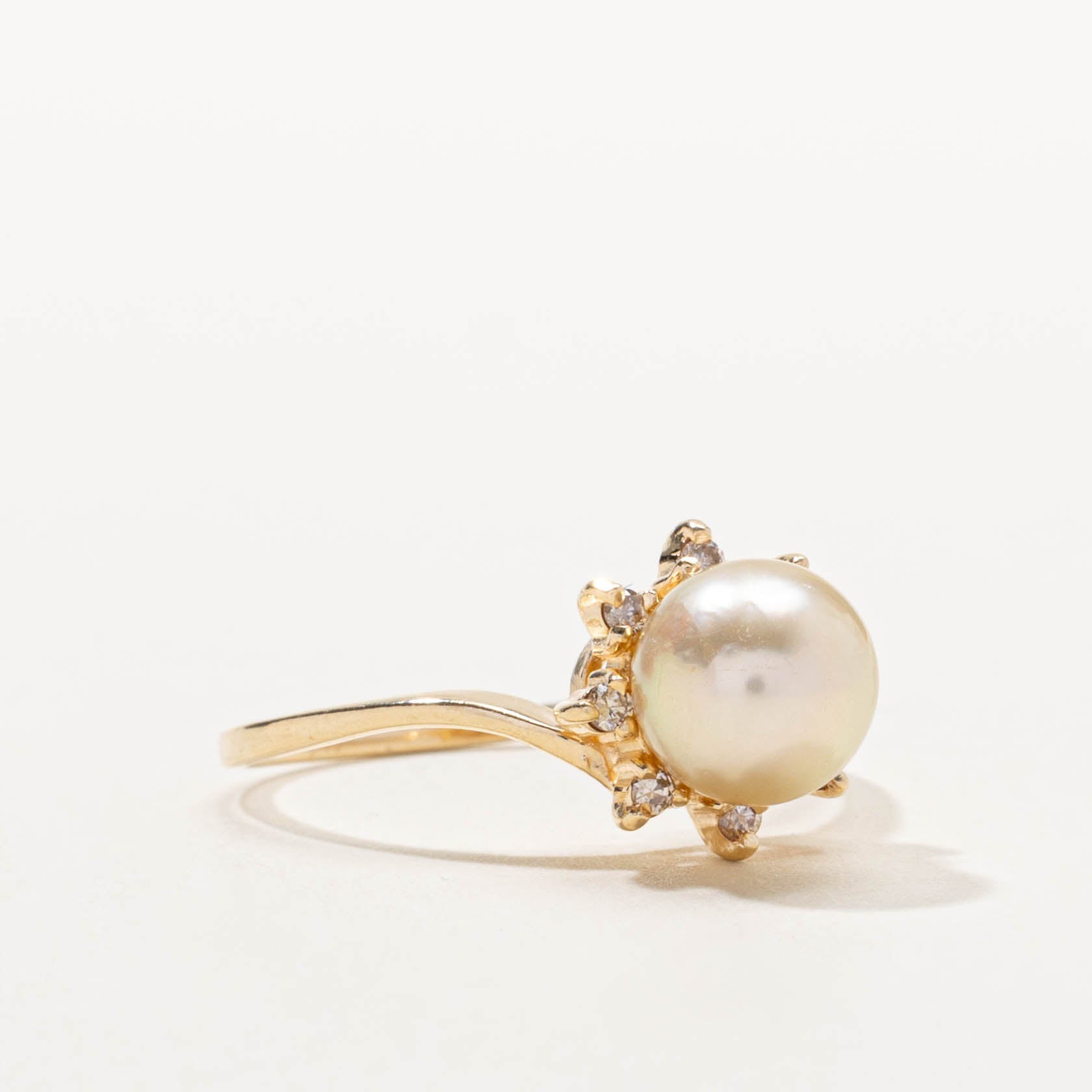 14k Pearl & Diamond Petal Ring | 0.08ctw | SZ 8