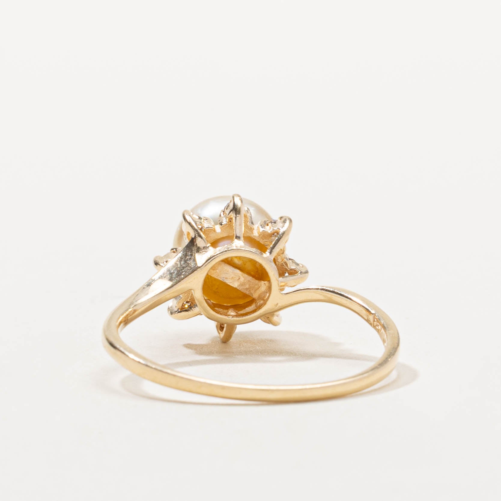 14k Pearl & Diamond Petal Ring | 0.08ctw | SZ 8