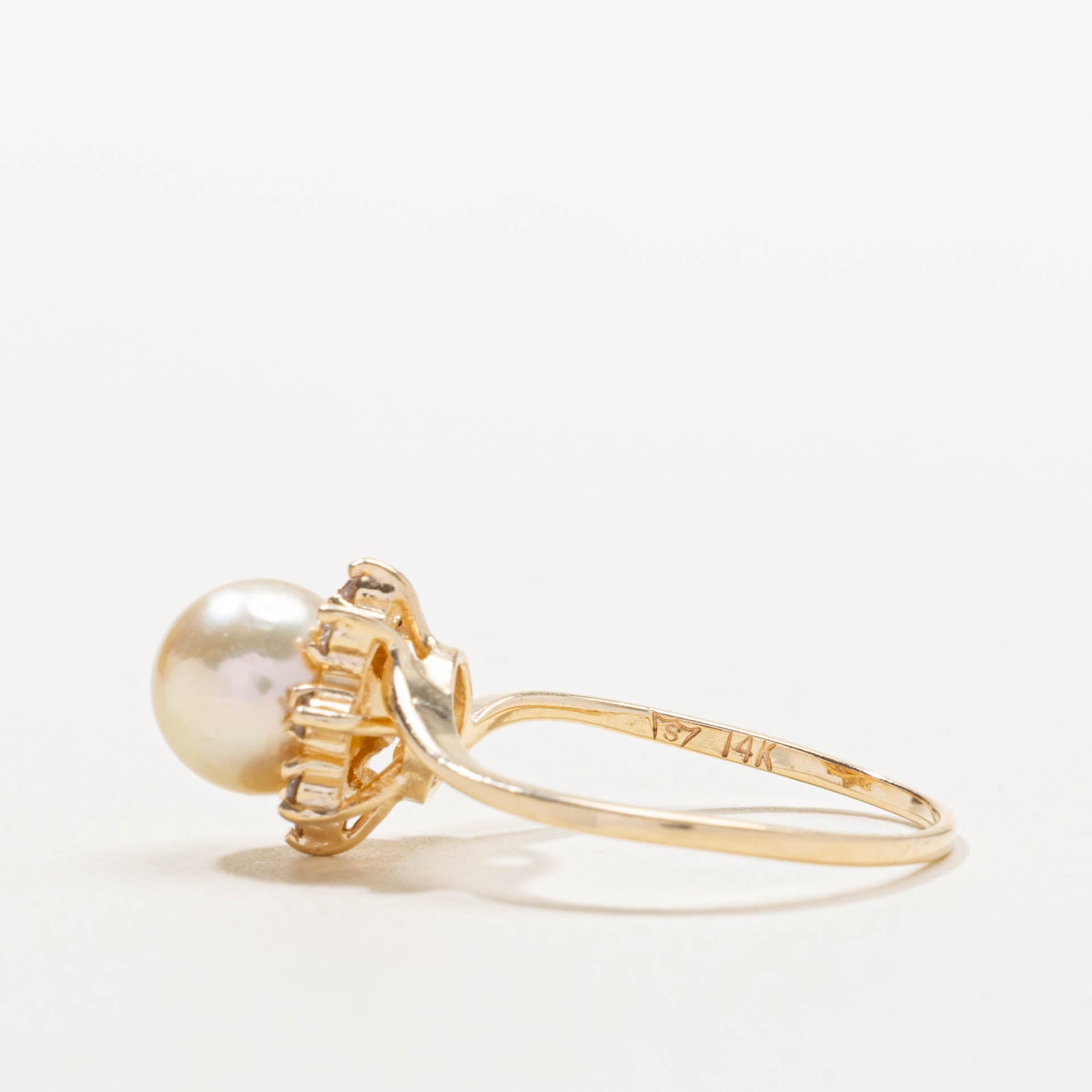14k Pearl & Diamond Petal Ring | 0.08ctw | SZ 8