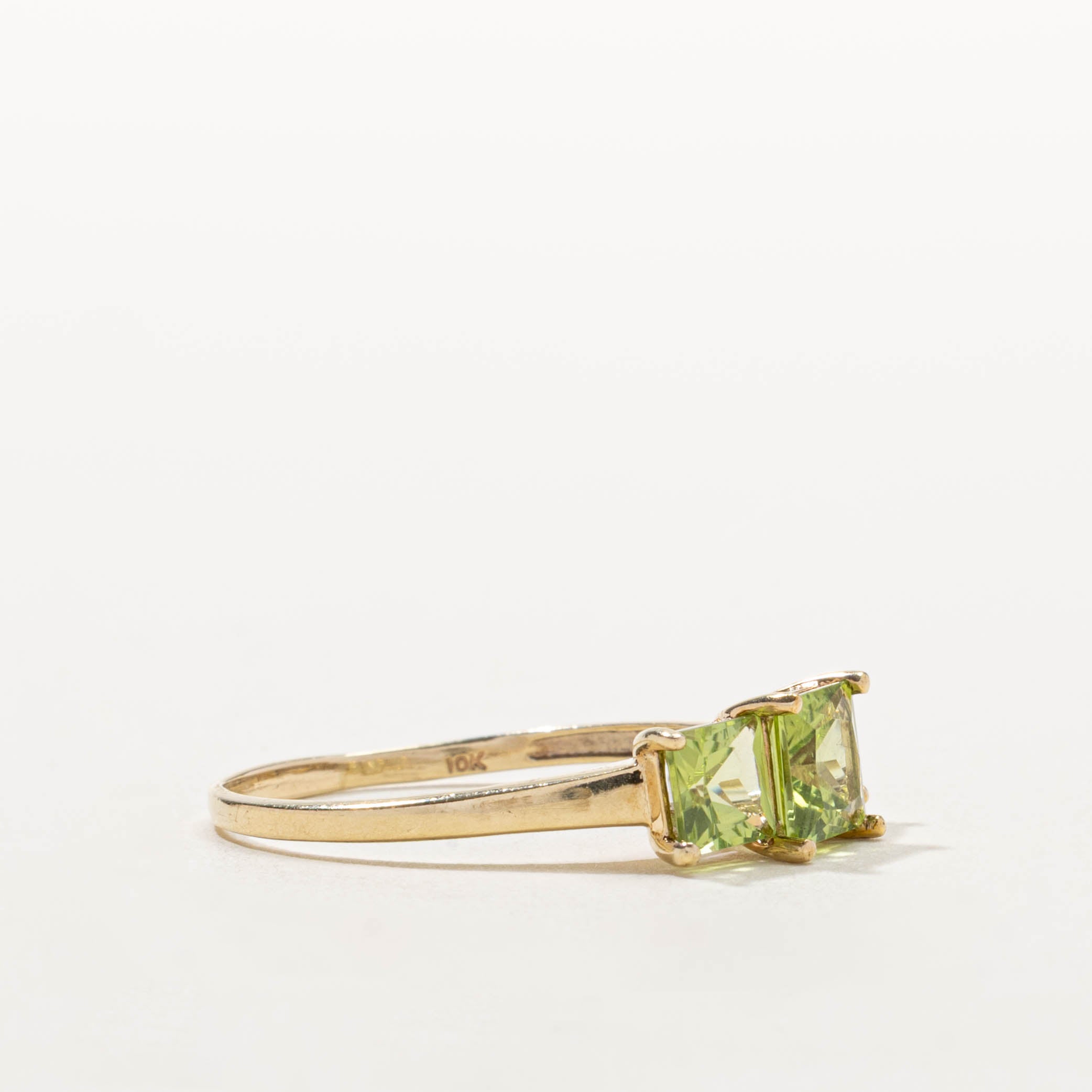 10k Three Stone Peridot Ring | 2.35ctw | SZ 10.25