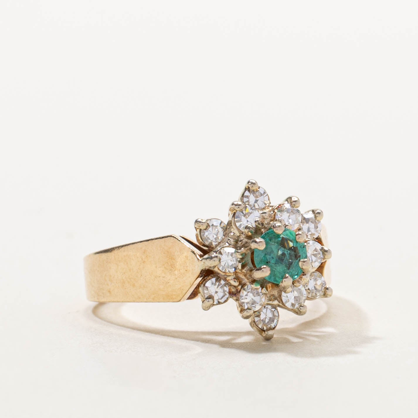 14k Emerald & Diamond Petal Cluster Ring |0.25ct, 0.36ctw | SZ 5.75