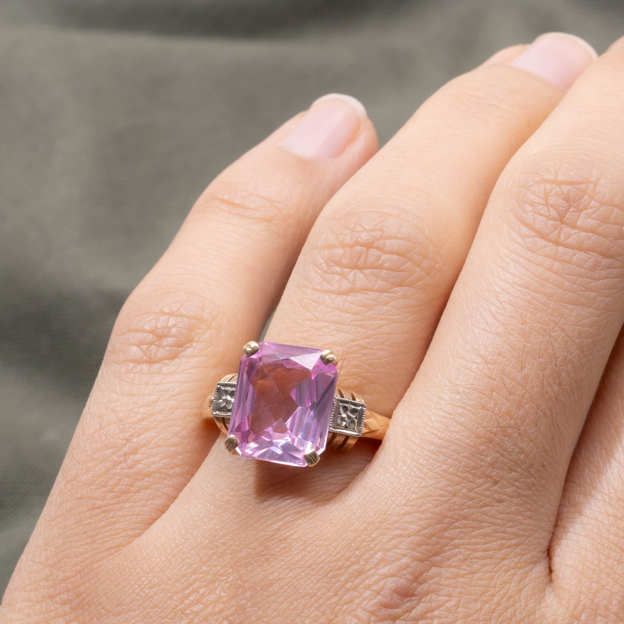 10k Retro Synthetic Sapphire Engraved Ring | 6.50ct | SZ 7.75