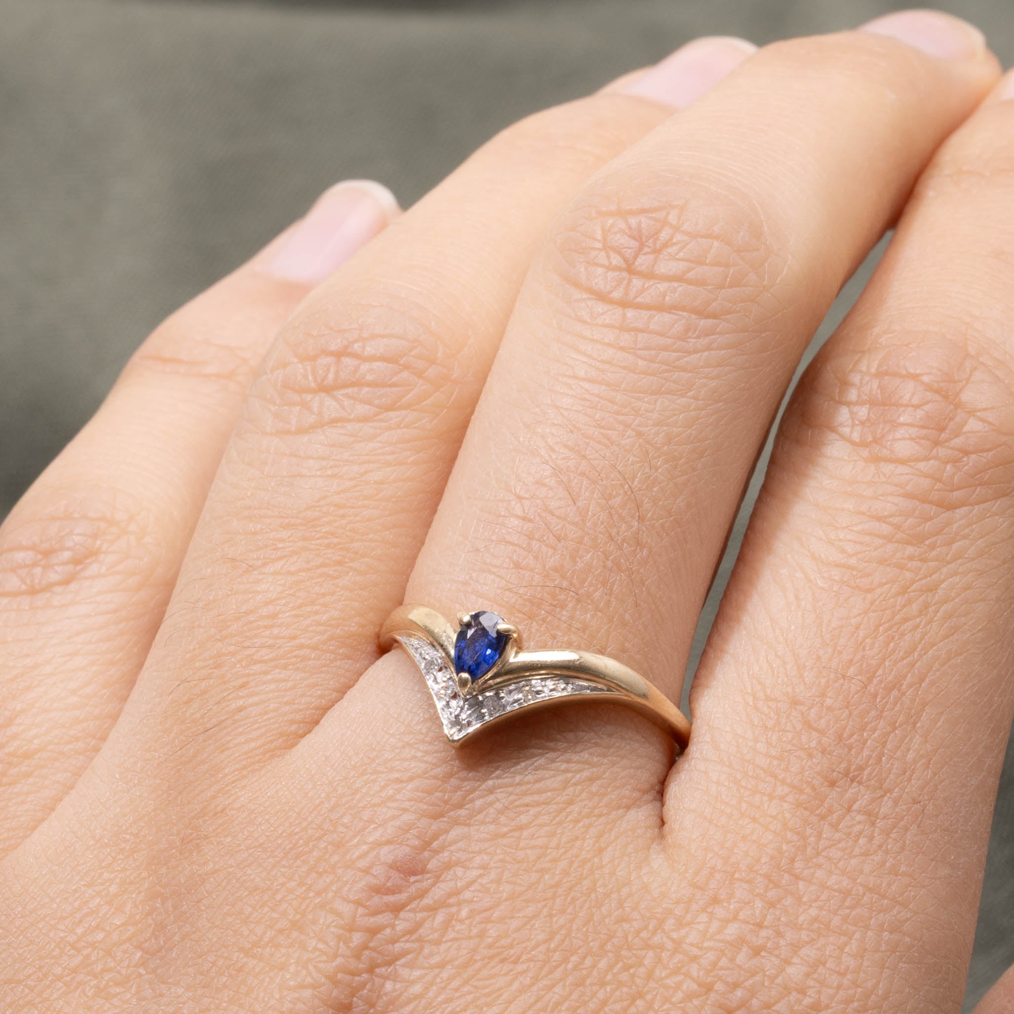 10k Sapphire & Diamond Accented Chevron Ring | 0.17ct, 0.03ctw | SZ 9