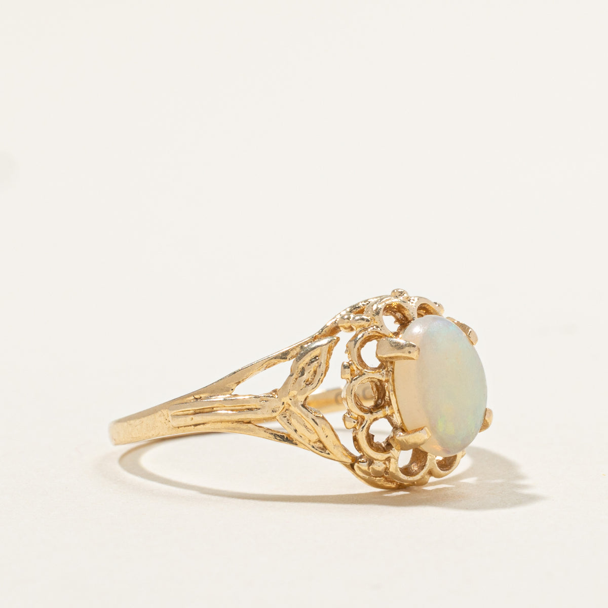 14k Solitaire Opal Scalloped Floral Ring | 0.75ct | SZ 9