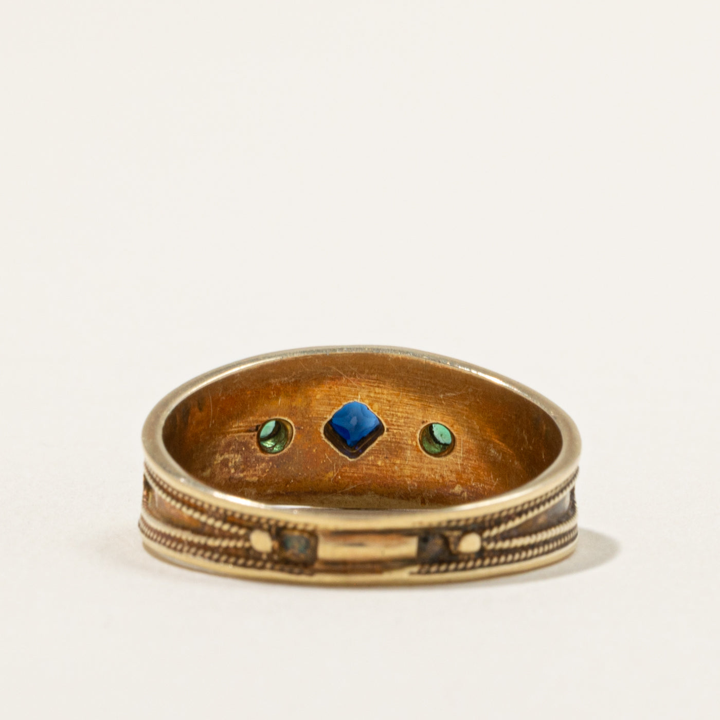 Three Stone Textured Scrollwork Tapered Band | 0.30ctw | SZ 9