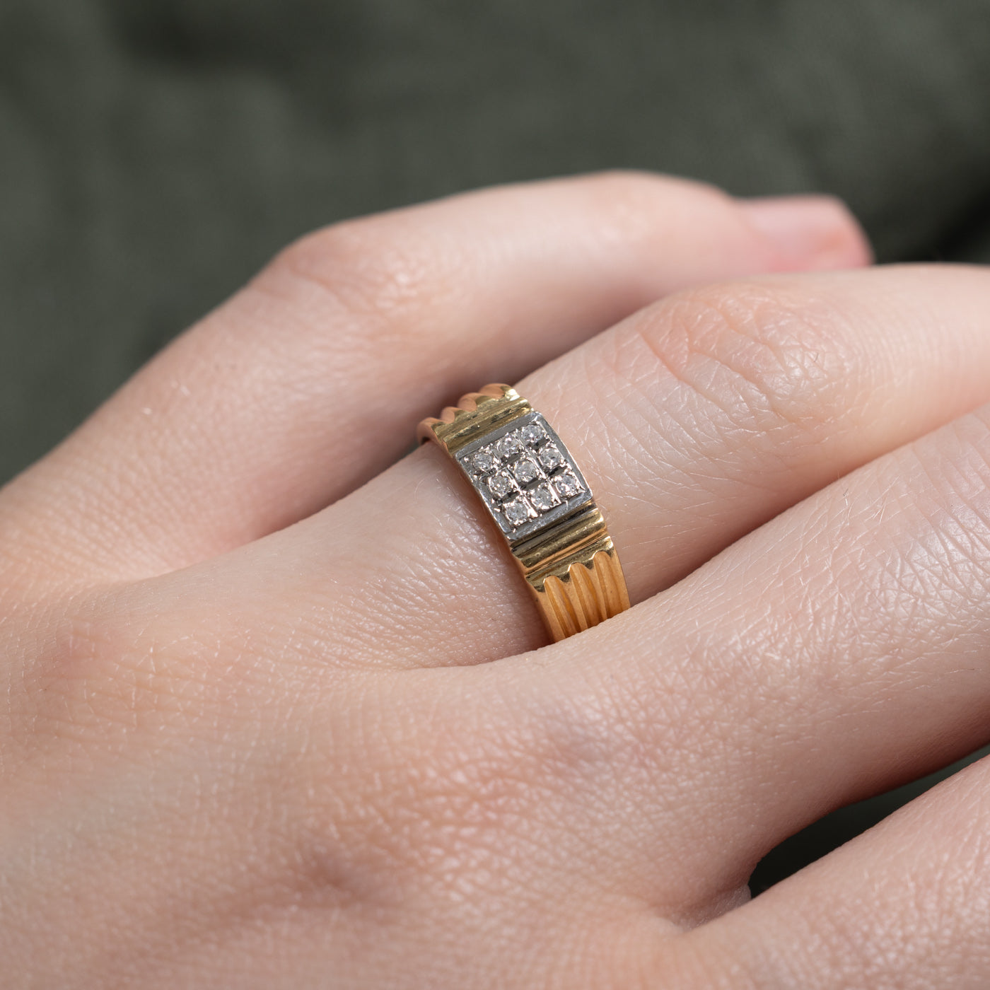 18k Diamond Grid Grooved Ring | SZ 5.25
