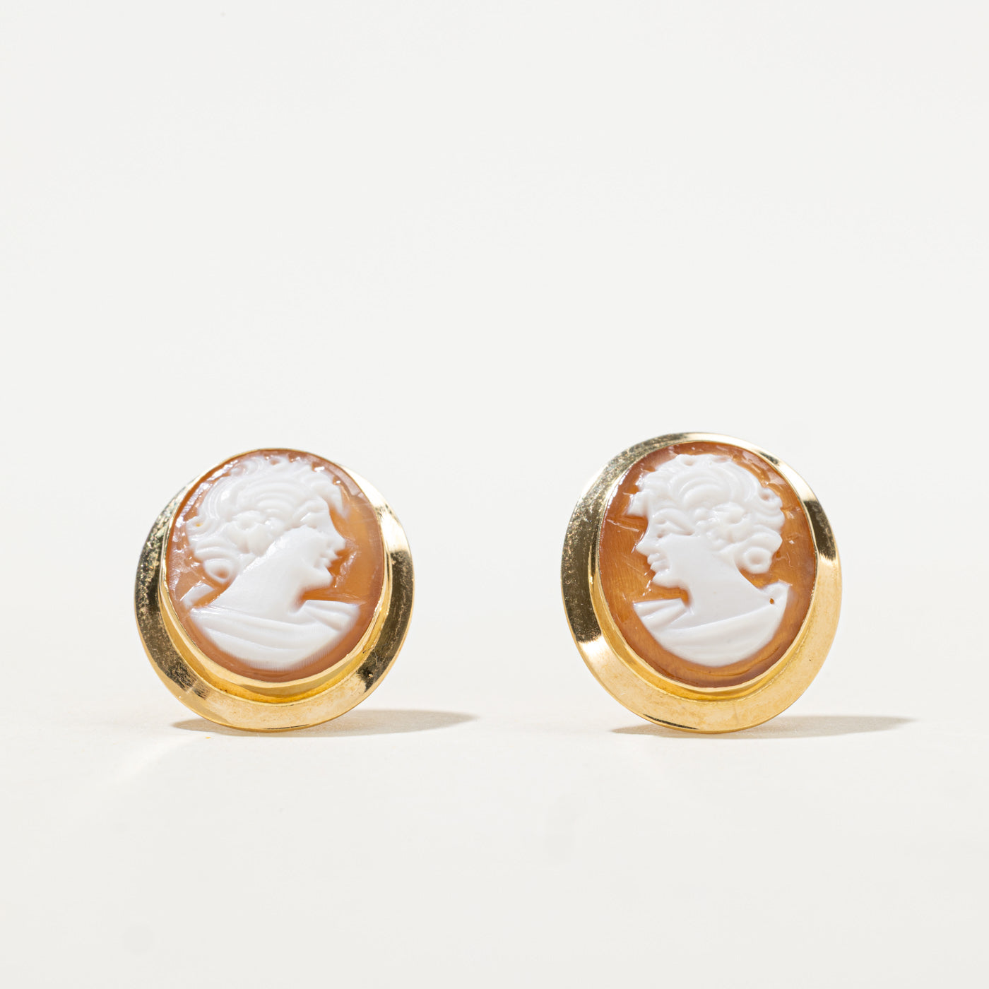 18k Shell Cameo Earrings | 6.00ctw